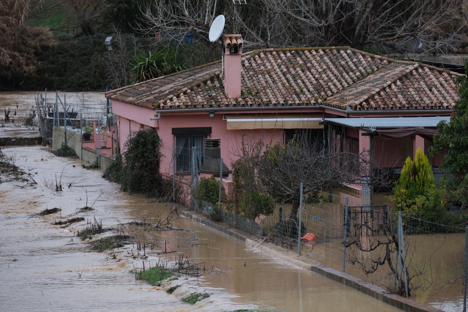 Una casa inundada en la pedanía de La Indiana, en Ronda.