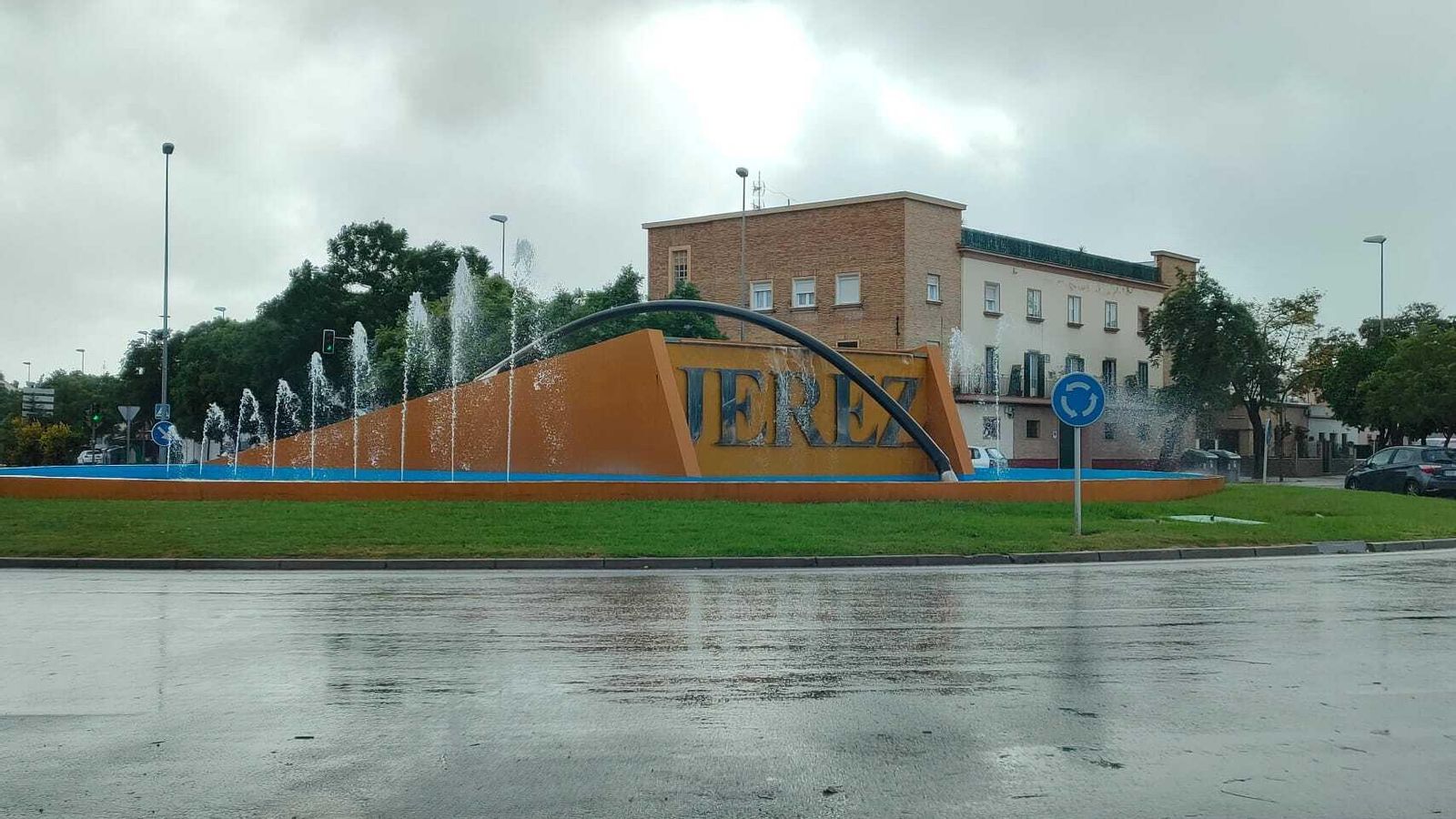 La venencia doblada por el temporal.