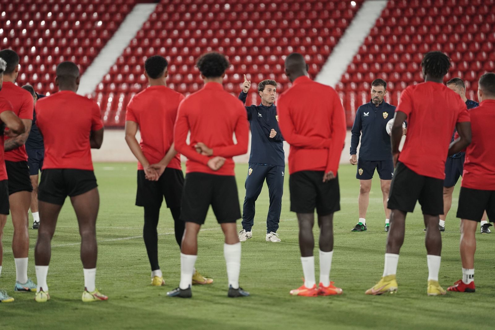 Rubi espera irse al parón mundialista con una victoria en casa