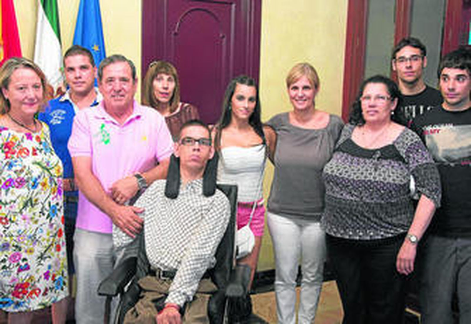 García-Pelayo y Felisa Rosado, con el joven deportista y sus familiares.