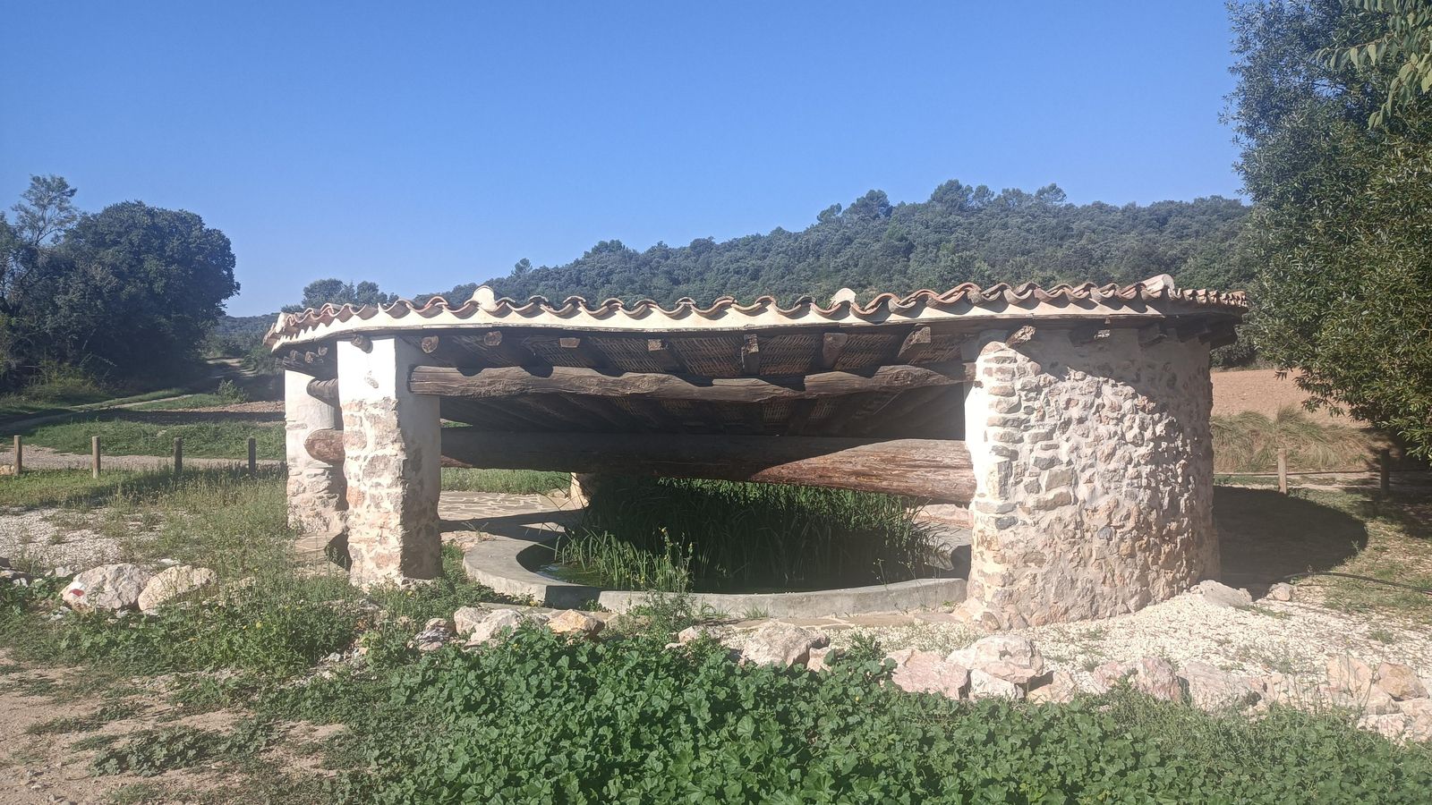 El Lavadero de la Huerta con su peculiar tejado.