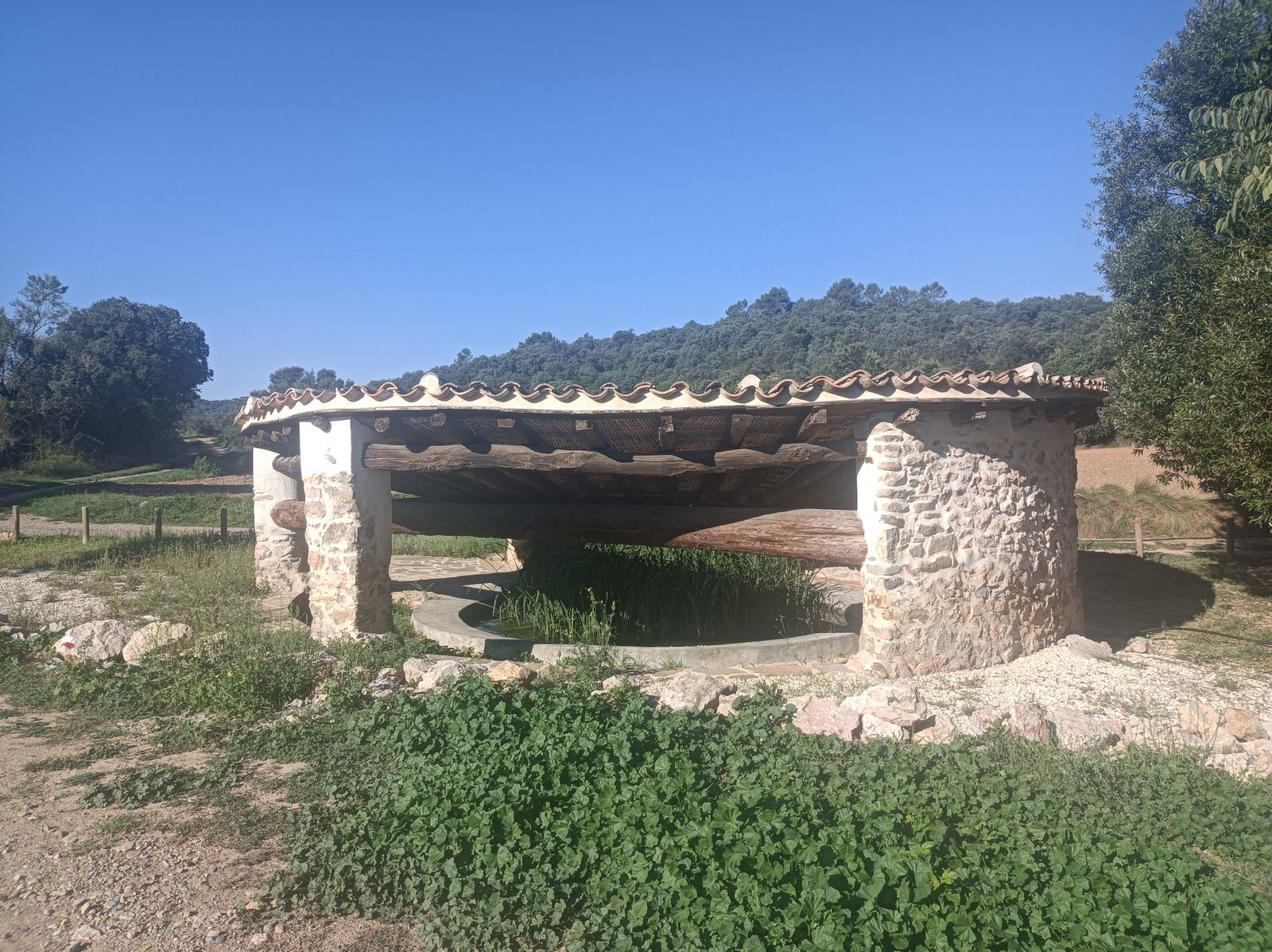 El Lavadero de la Huerta con su peculiar tejado.
