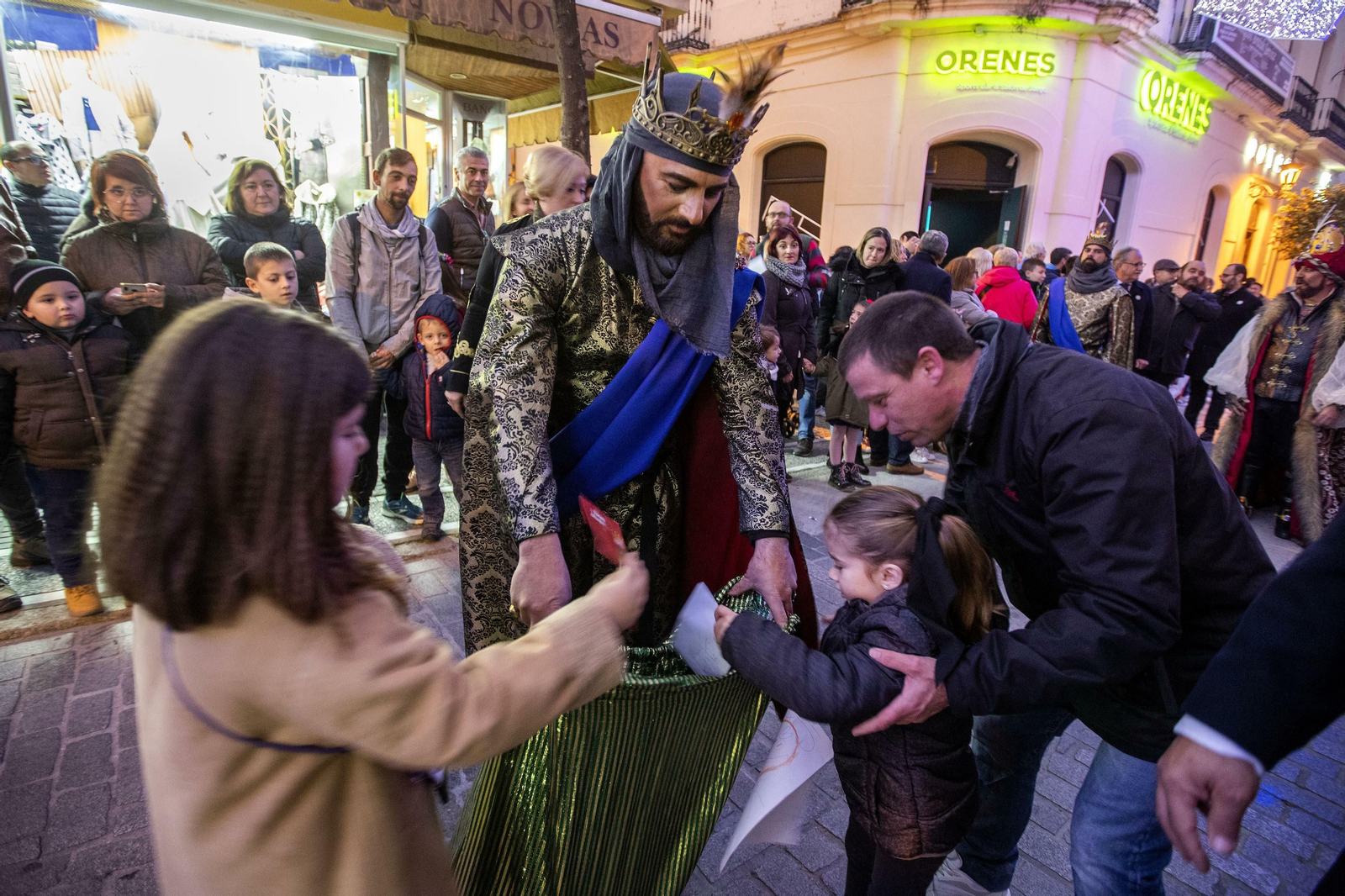Las imágenes de la cabalgata del Heraldo de los Reyes Magos en San Fernando