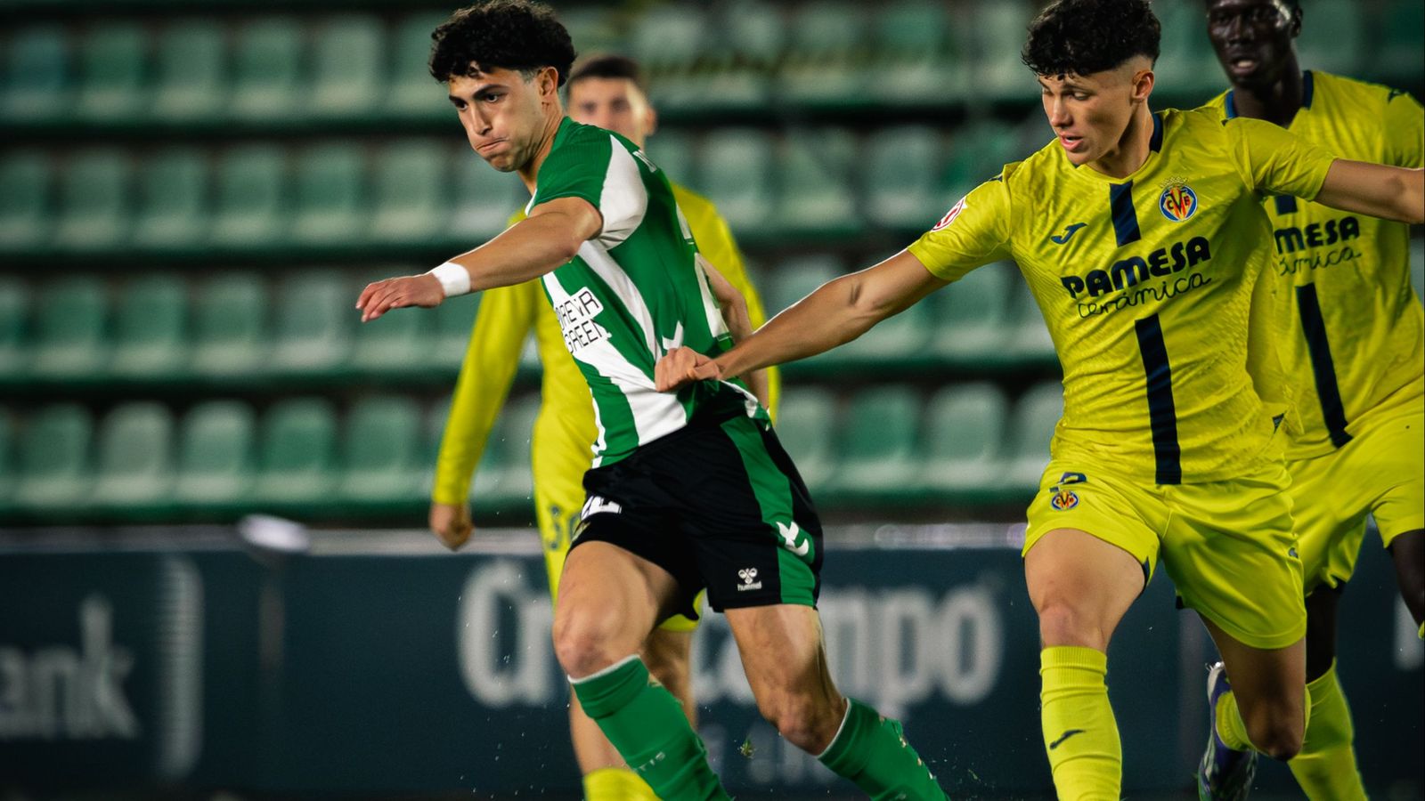 Un lance del encuentro del Betis Deportivo contra el Villarreal B.