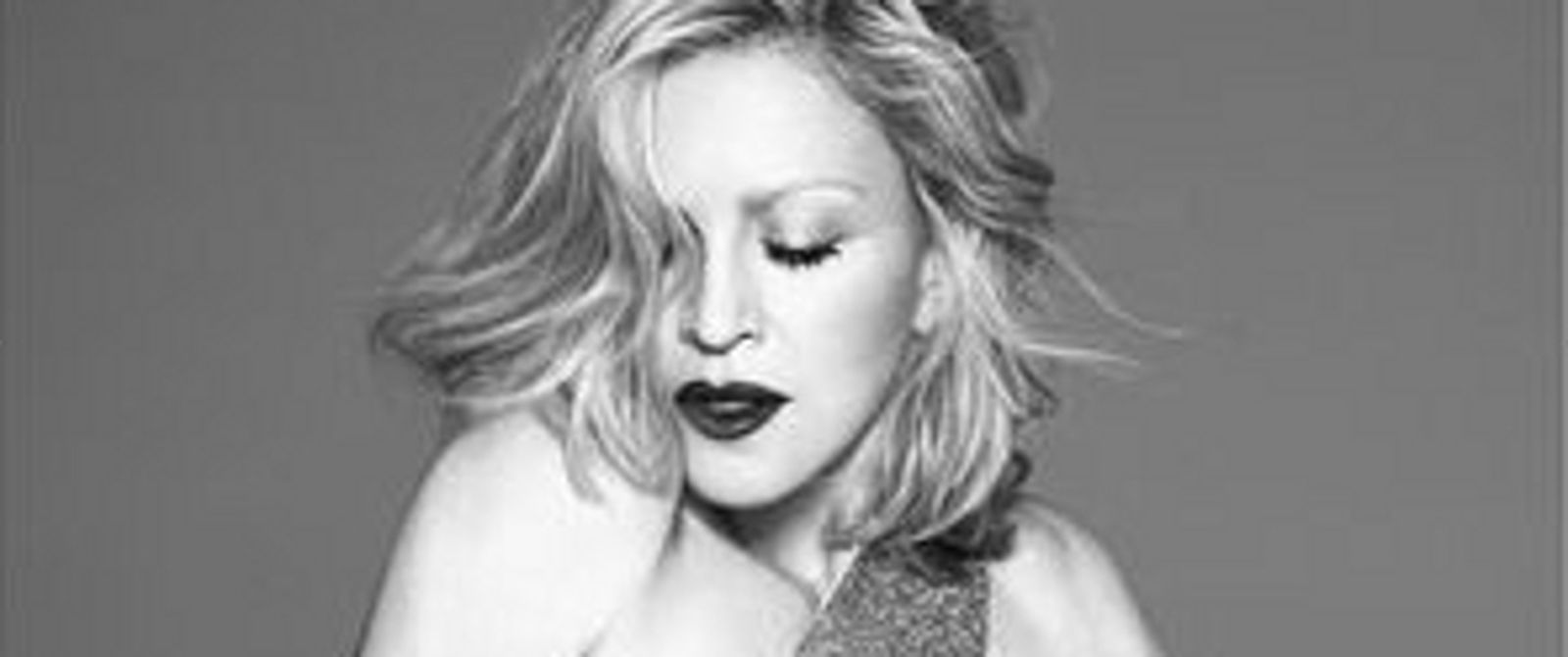 Imágenes de la nueva campaña de Versace con Madonna como imagen.