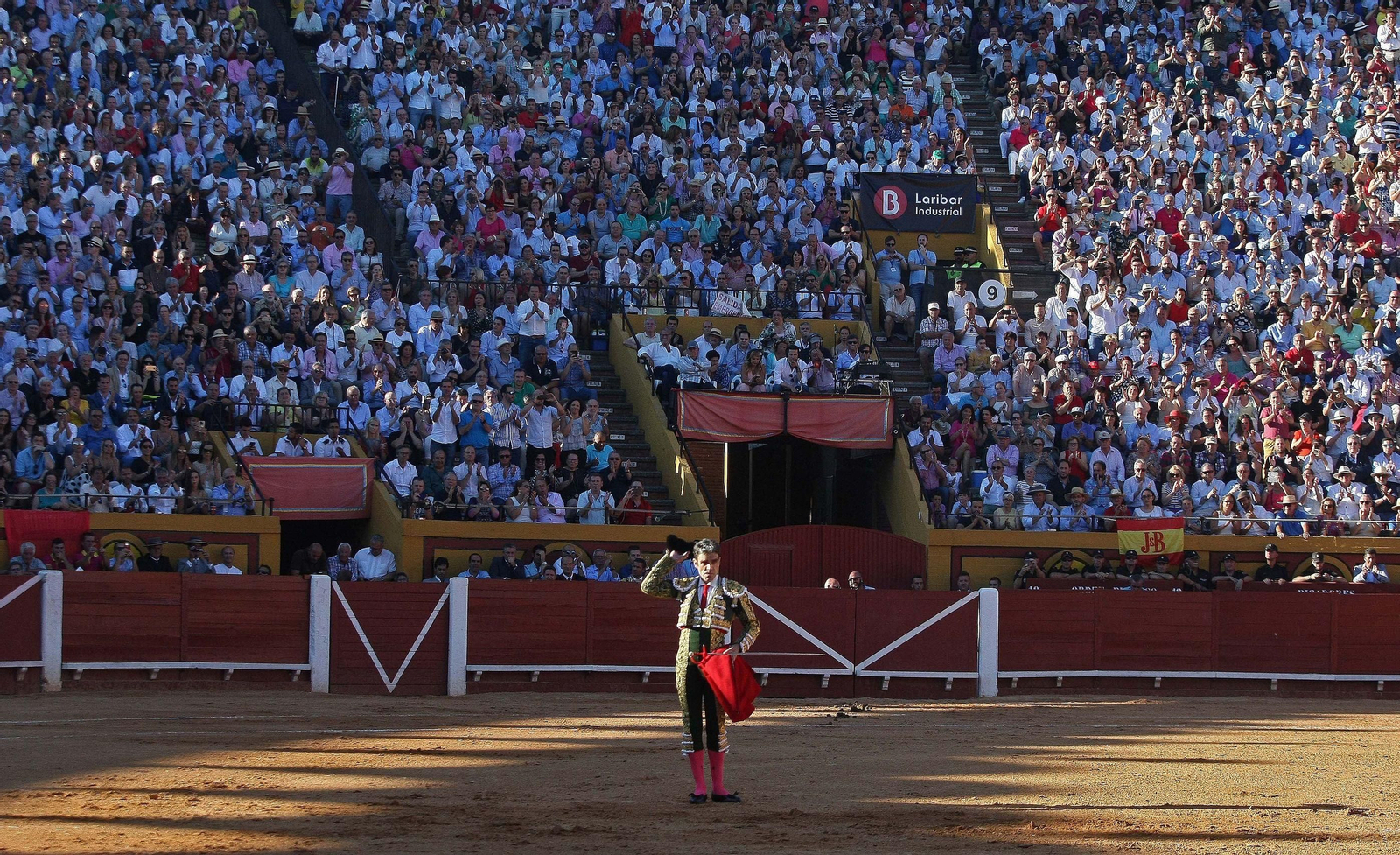La plaza de Las Palomas, llena durante la corrida de José Tomás la pasada Feria Real