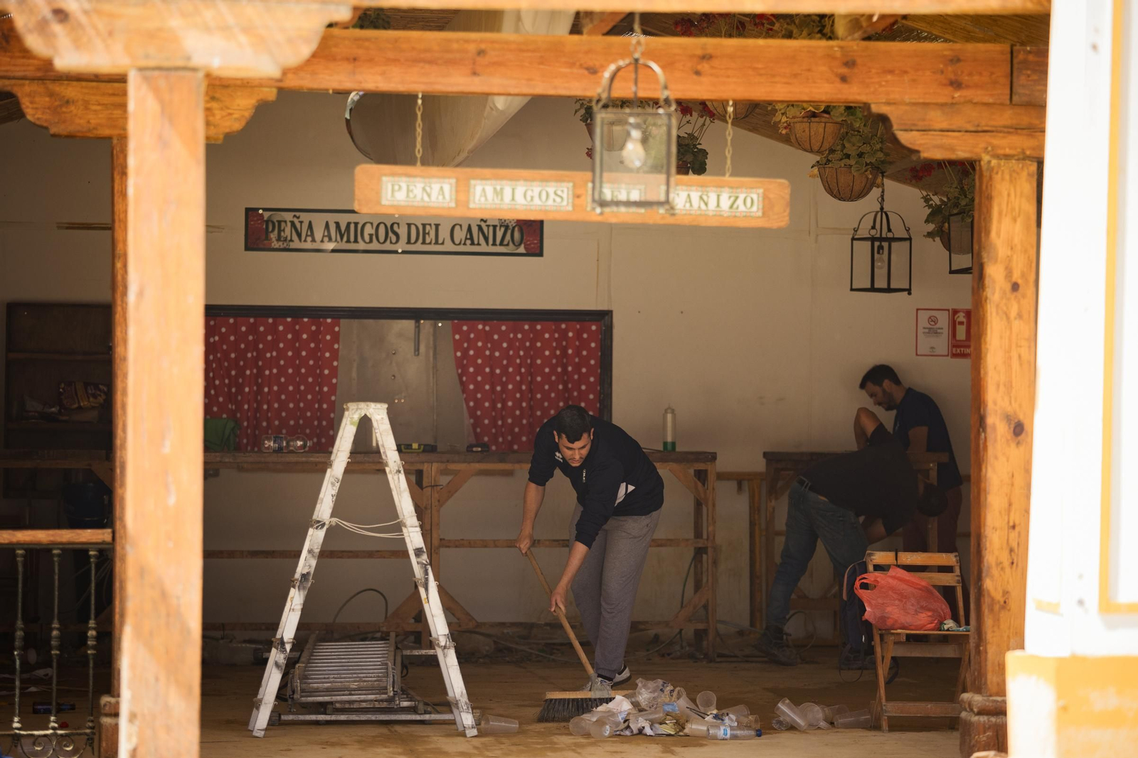 El inicio del desmontaje de la Feria de Jerez 2024, en imágenes