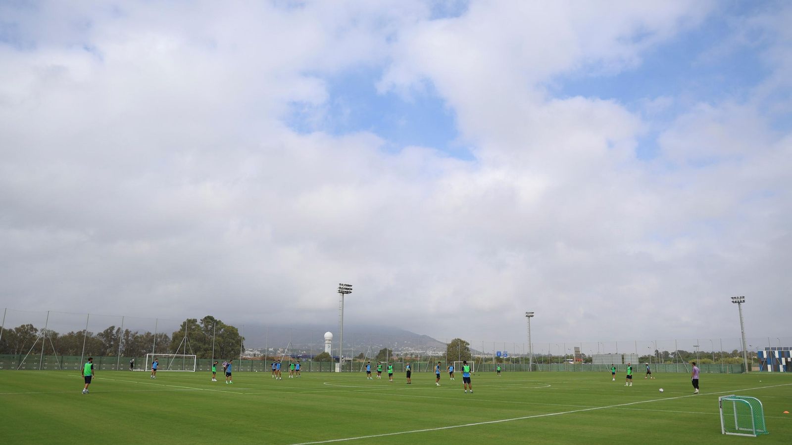 El Málaga CF prueba la Ciudad Deportiva de Arraijanal