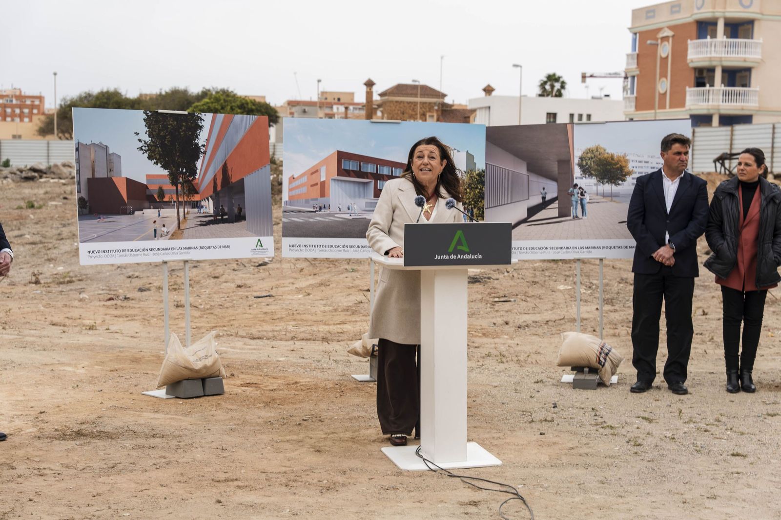 Las mejores imágenes de la colocación de la primera piedra del nuevo IES Las Marinas de Roquetas