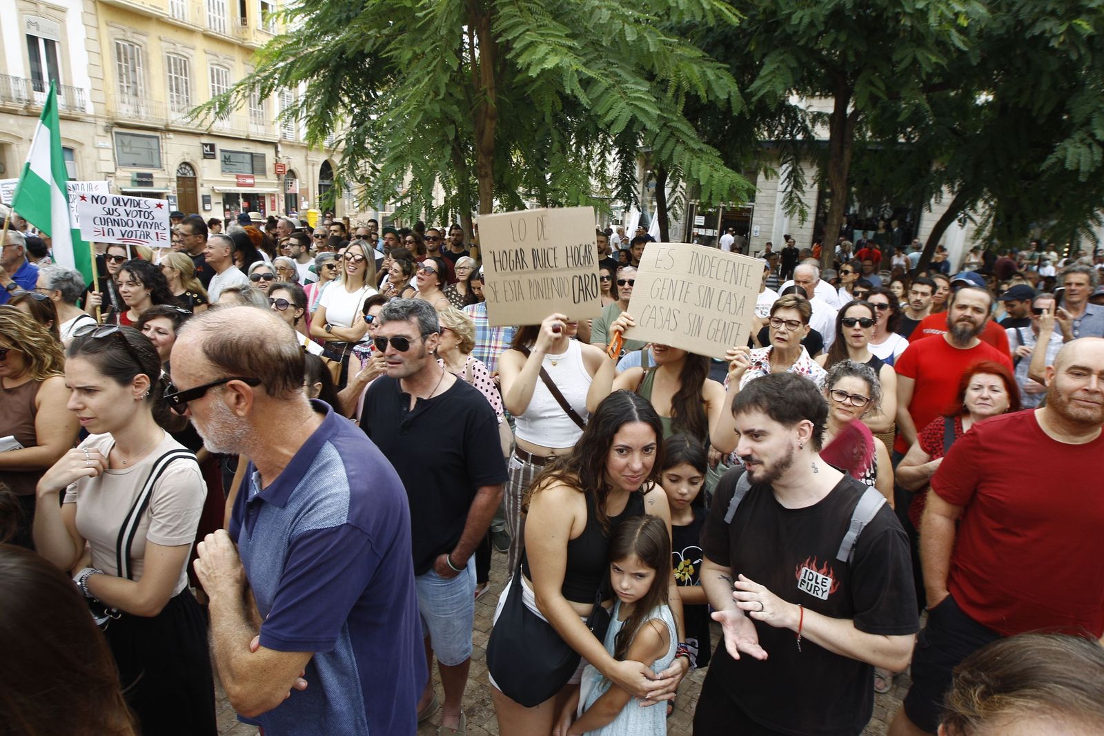 Manifestación en Almería por el derecho a la vivienda, en imágenes