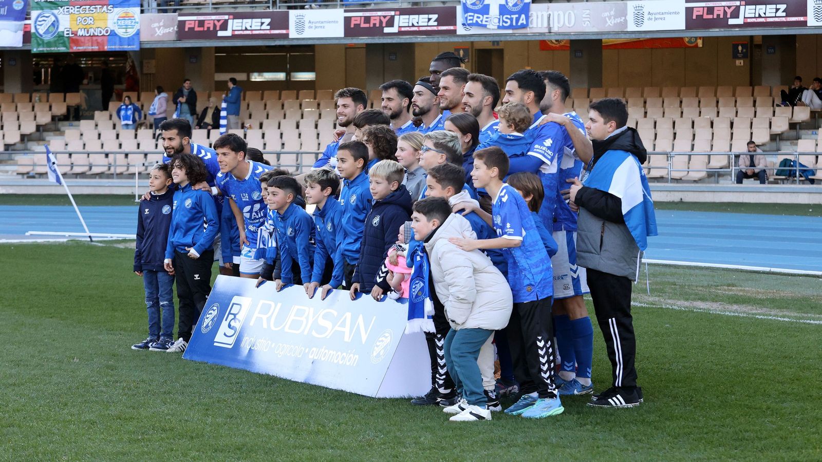 Imágenes del Xerez DFC contra La Unión Atlético en Chapín