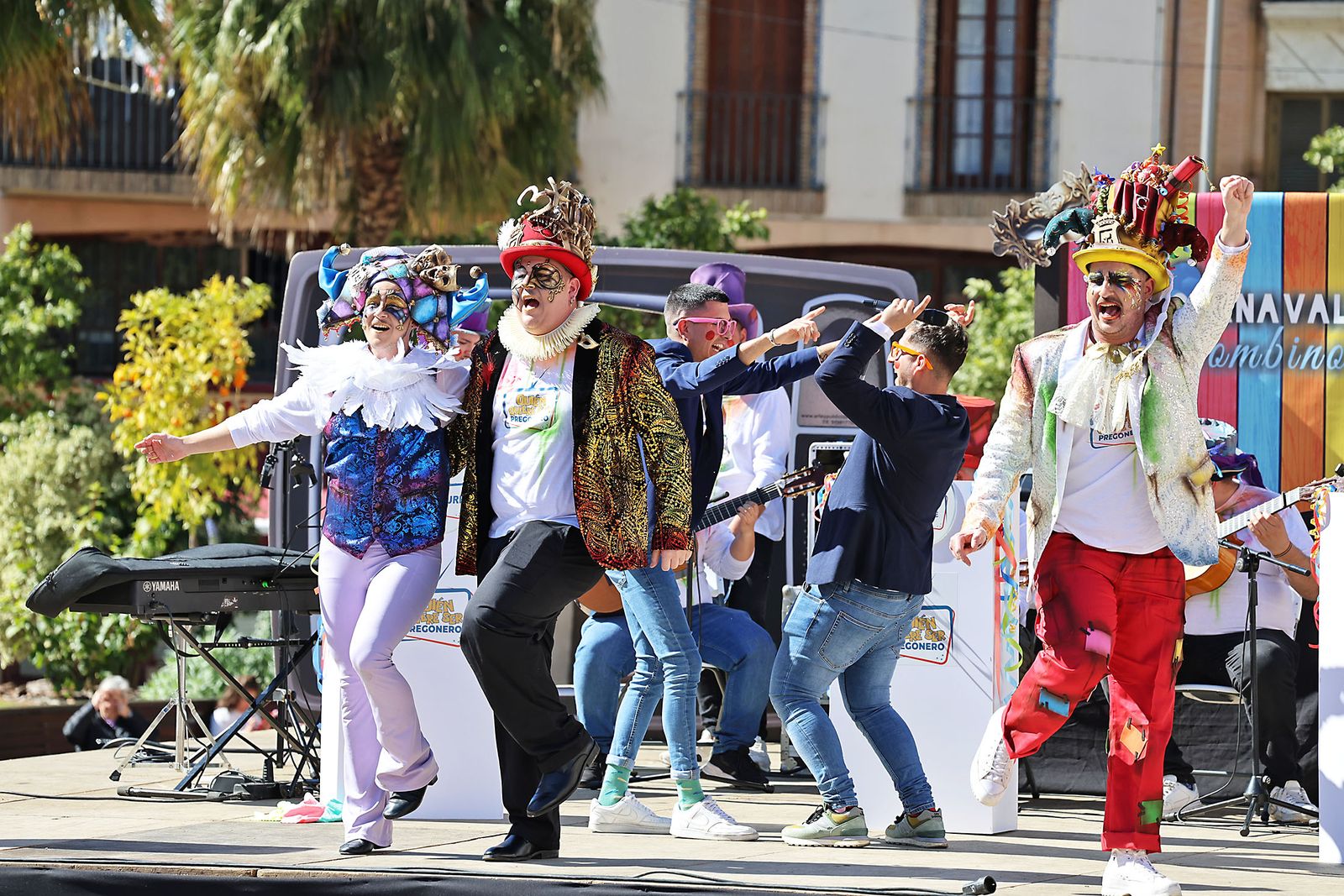 Imágenes del pregón del Caranaval Colombino 2025