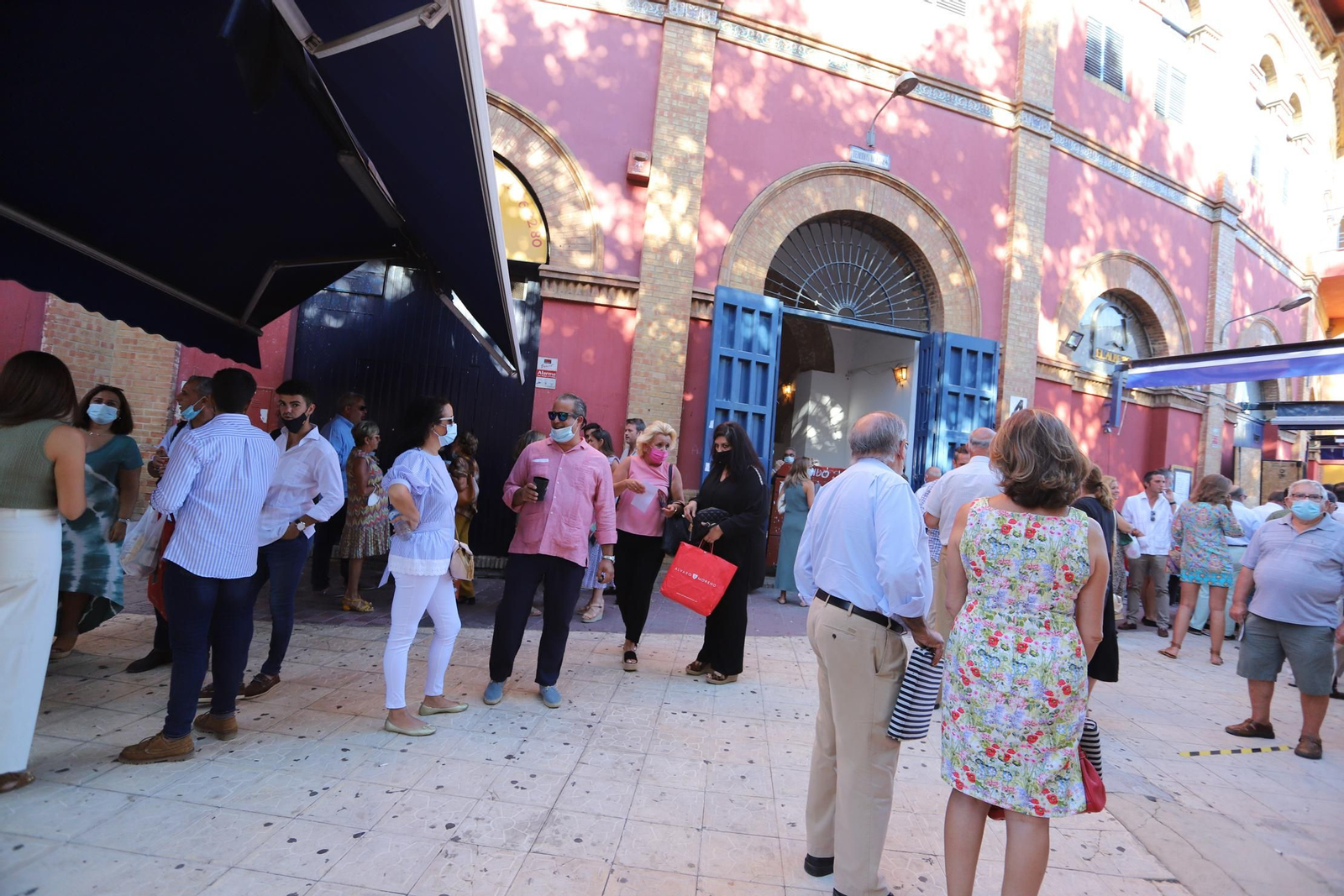 Ambiente taurino del 2 de Agosto en Huelva
