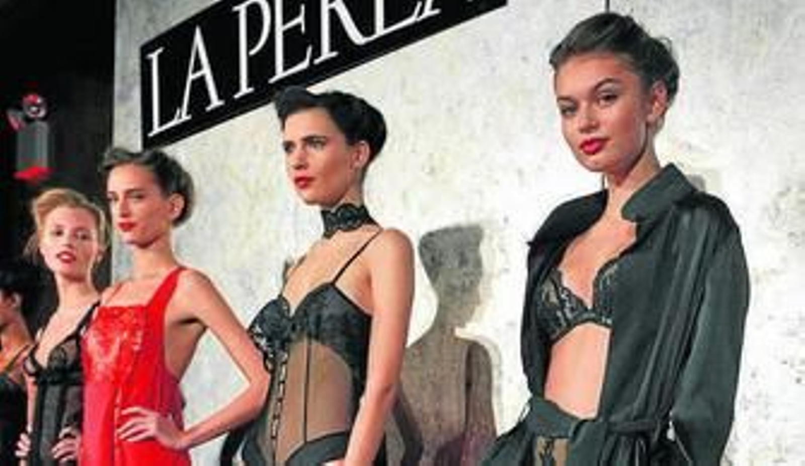 Pase de lencería de la firma La Perla.