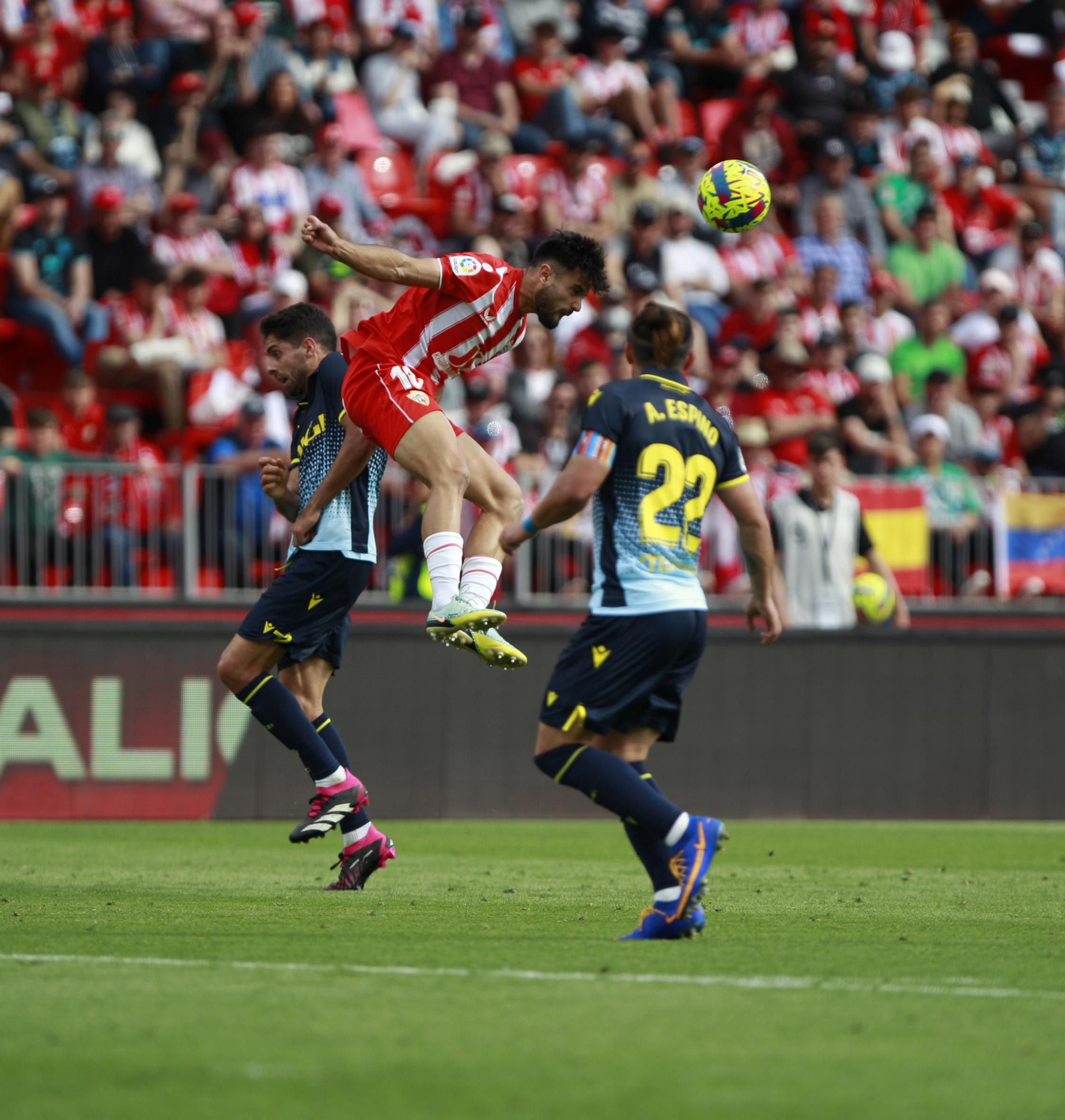 Imágenes del partido de la Liga Santander U.D. Almería-Cádiz C.F.