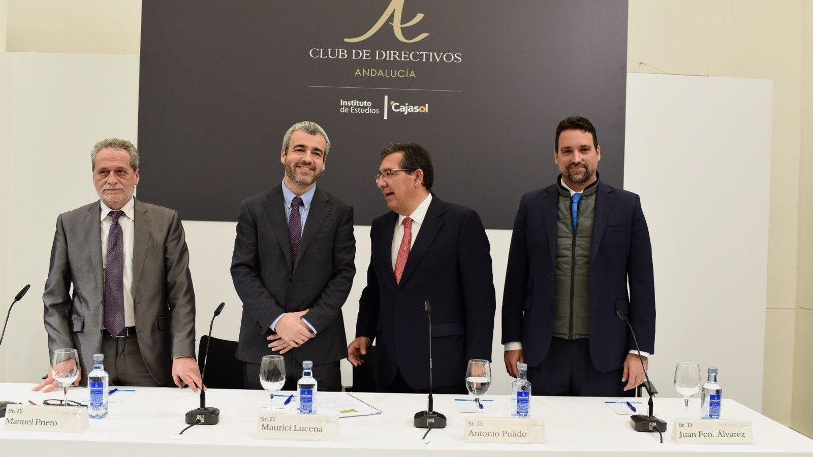 Maurici Lucena Betriu junto a Antonio Pulido en el Club de Directivos Andalucía este miércoles.