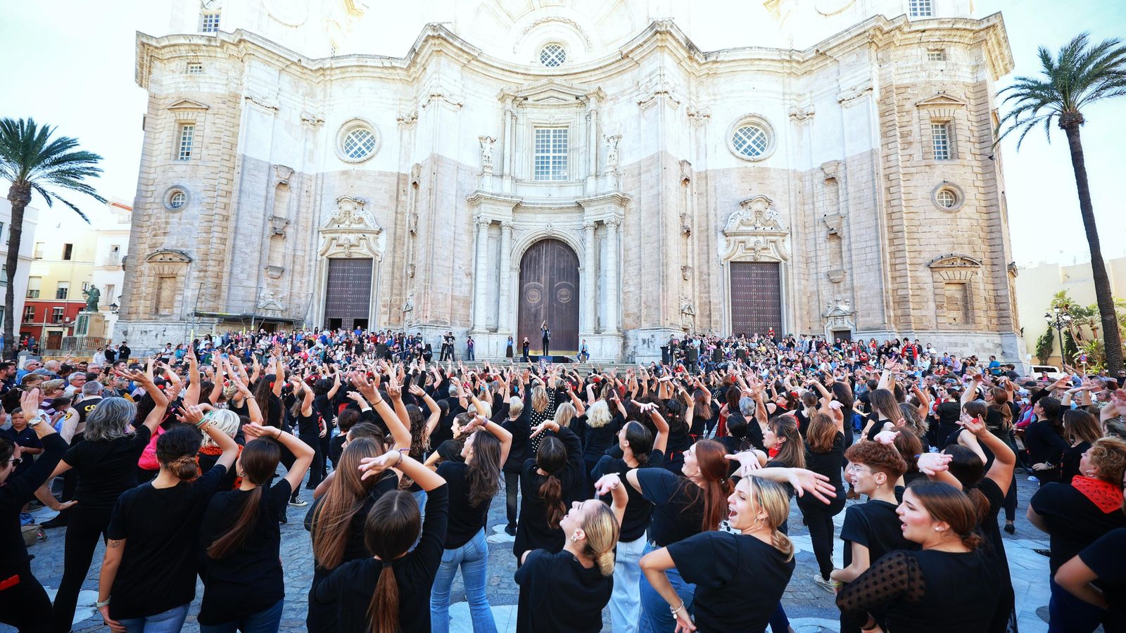 Imagen de la plaza de la Catedral durante la actividad por el Día del Flamenco.
