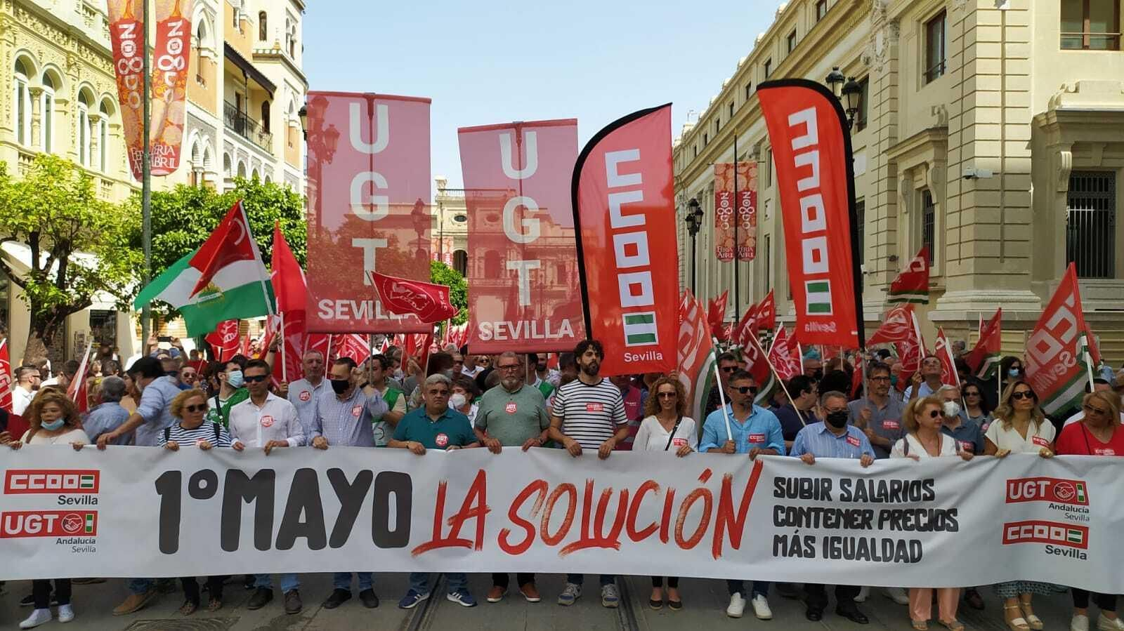 La cabecera de la manifestación del 1 de Mayo en Sevilla.