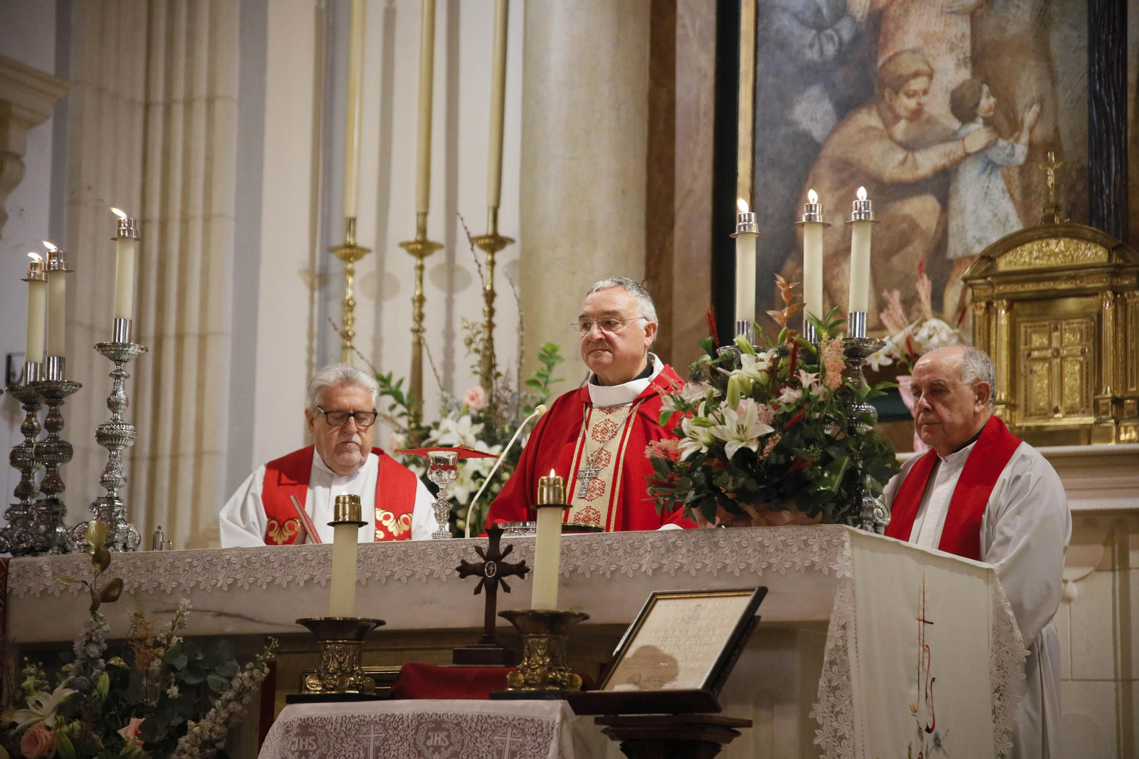 Así fue el Lignum Crucis en la Iglesia San Sebastián, en imágenes