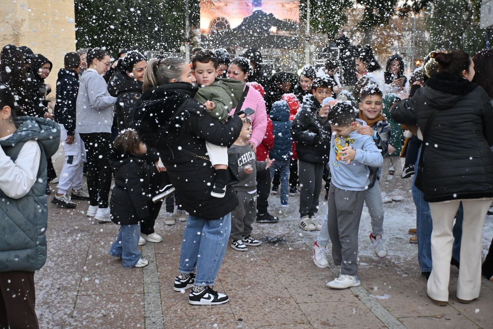 Las mejores fotografías de la nevada en el barrio de La Hispanidad