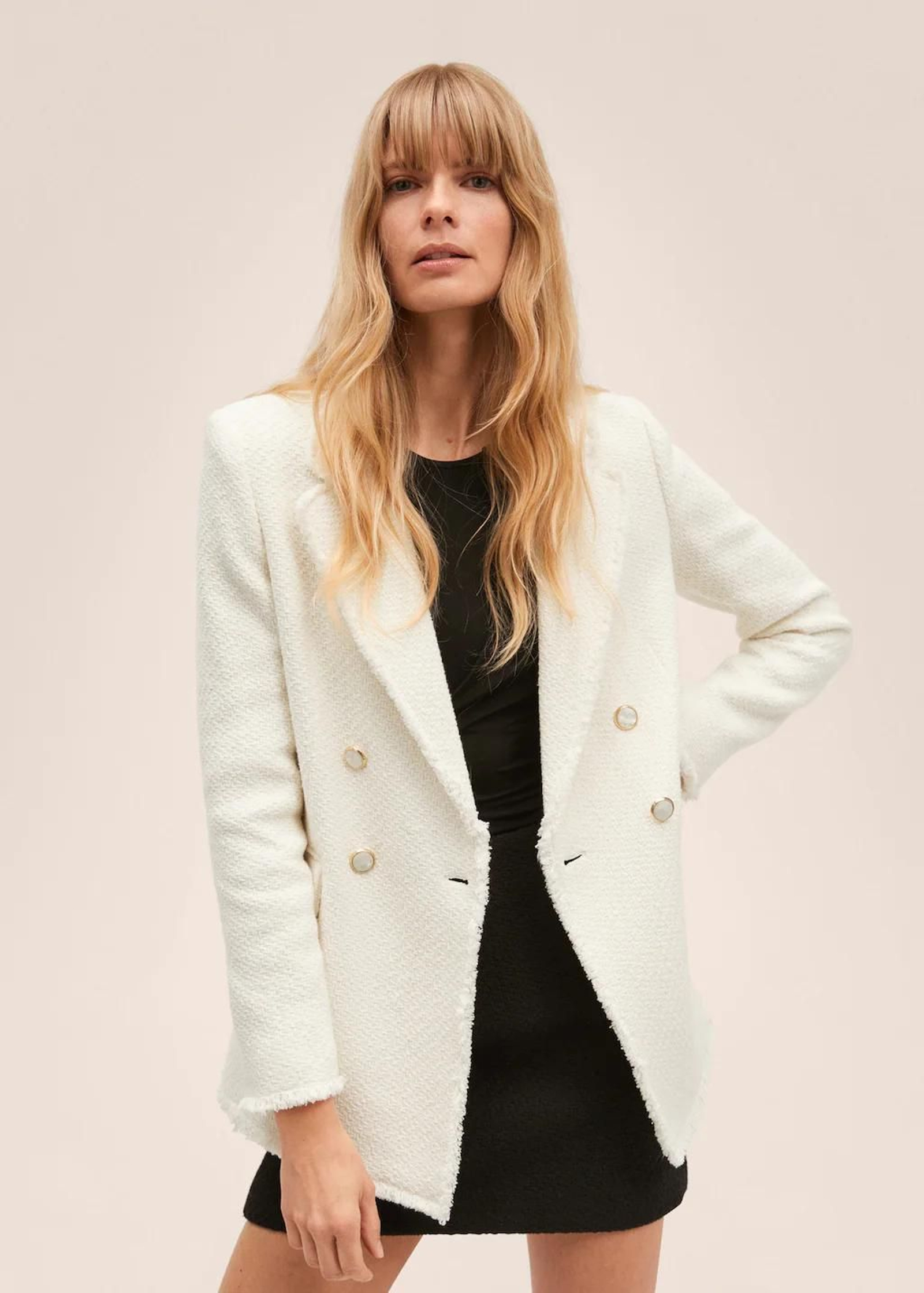 Blazer tipo tweed de Mango.