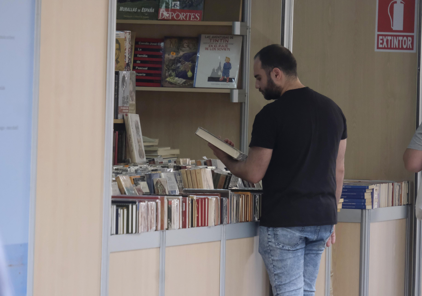 La Feria del Libro Antiguo y de Ocasión de Córdoba, en imágenes