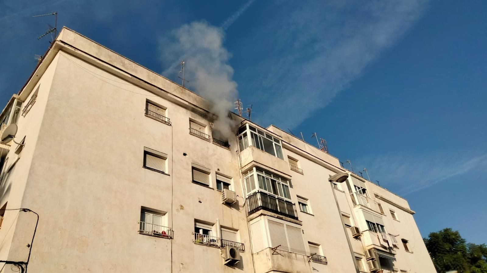 La vivienda afectada por el incendio en el barrio San Miguel de Torremolinos.