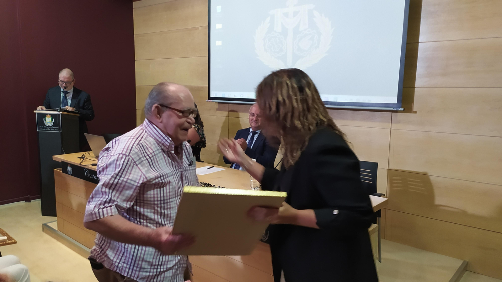 Homenaje a los hermanos más antiguos de la Soledad en San Fernando