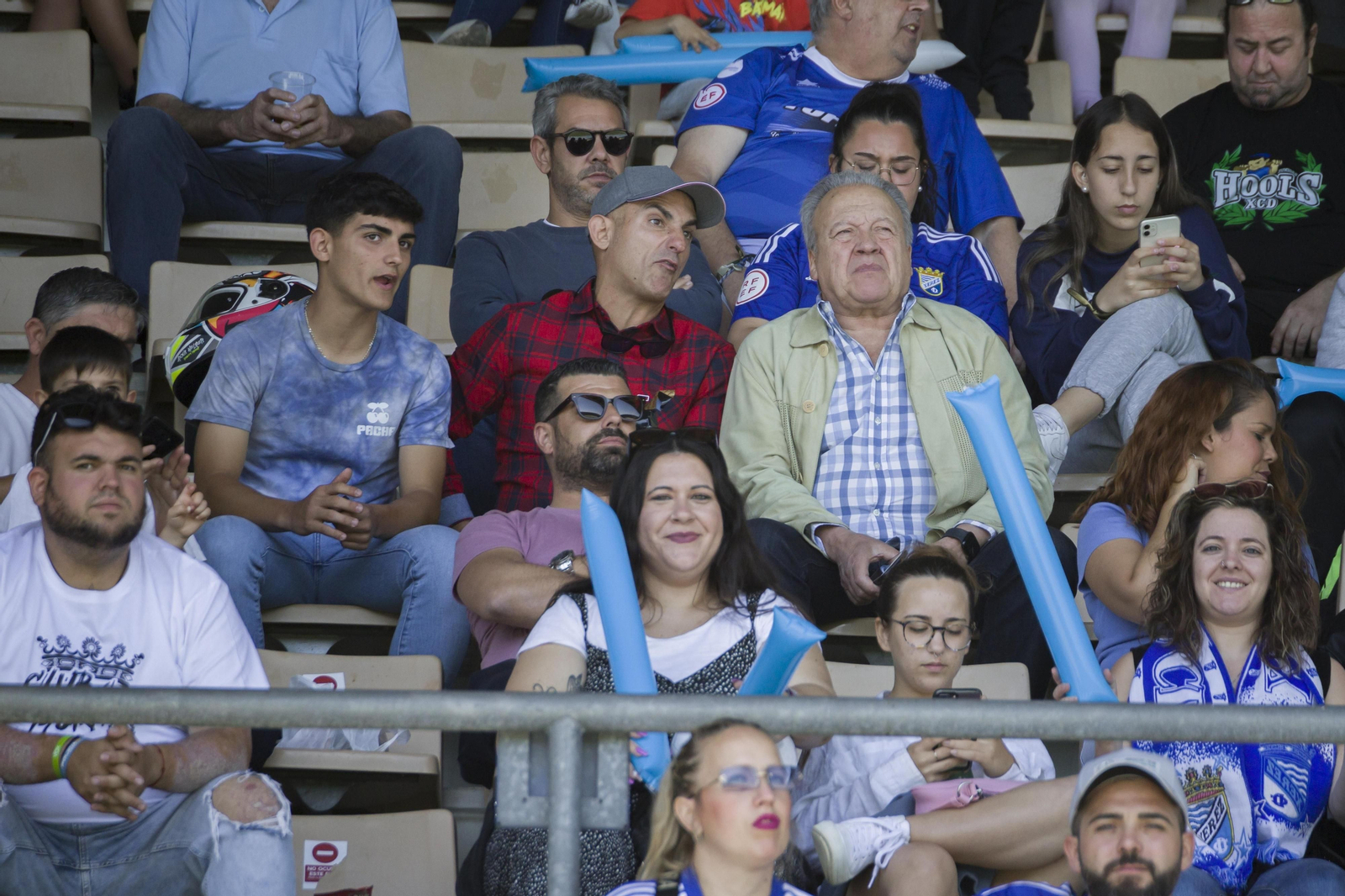 Pedro Pacheco viendo el Xerez CD - Atlético Espeleño en Chapín