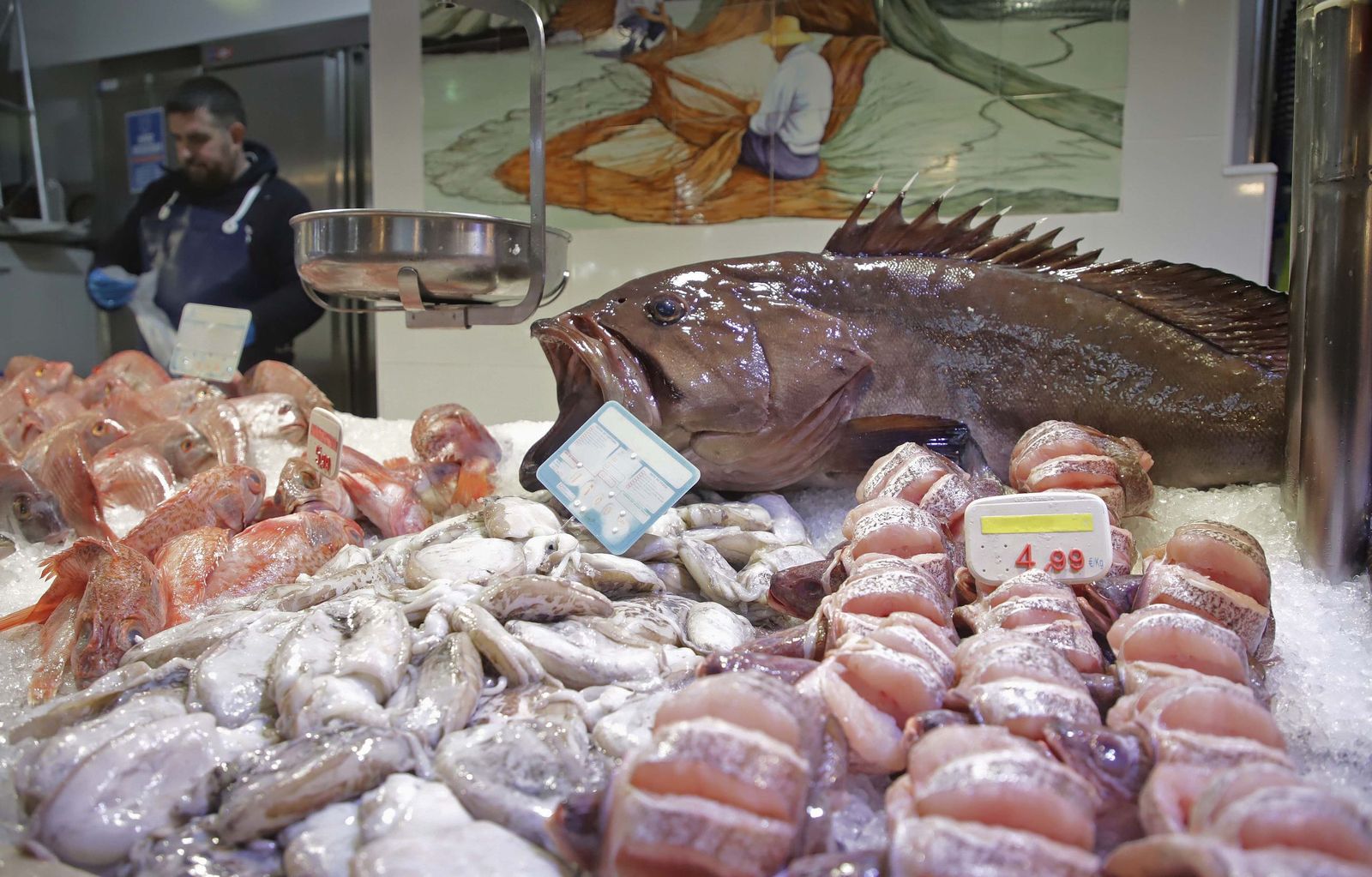 Fotos de las últimas compras para la cena de Nochebuena en Algeciras