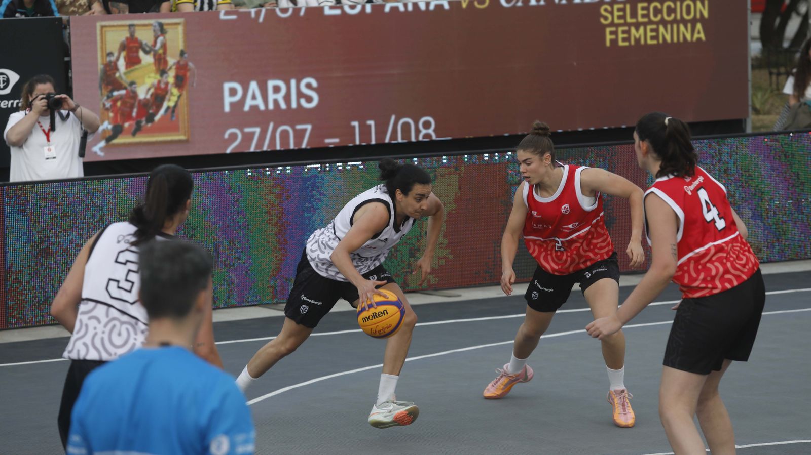 Las fotos de la primera jornada del torneo internacional de baloncesto 3x3 de La Línea