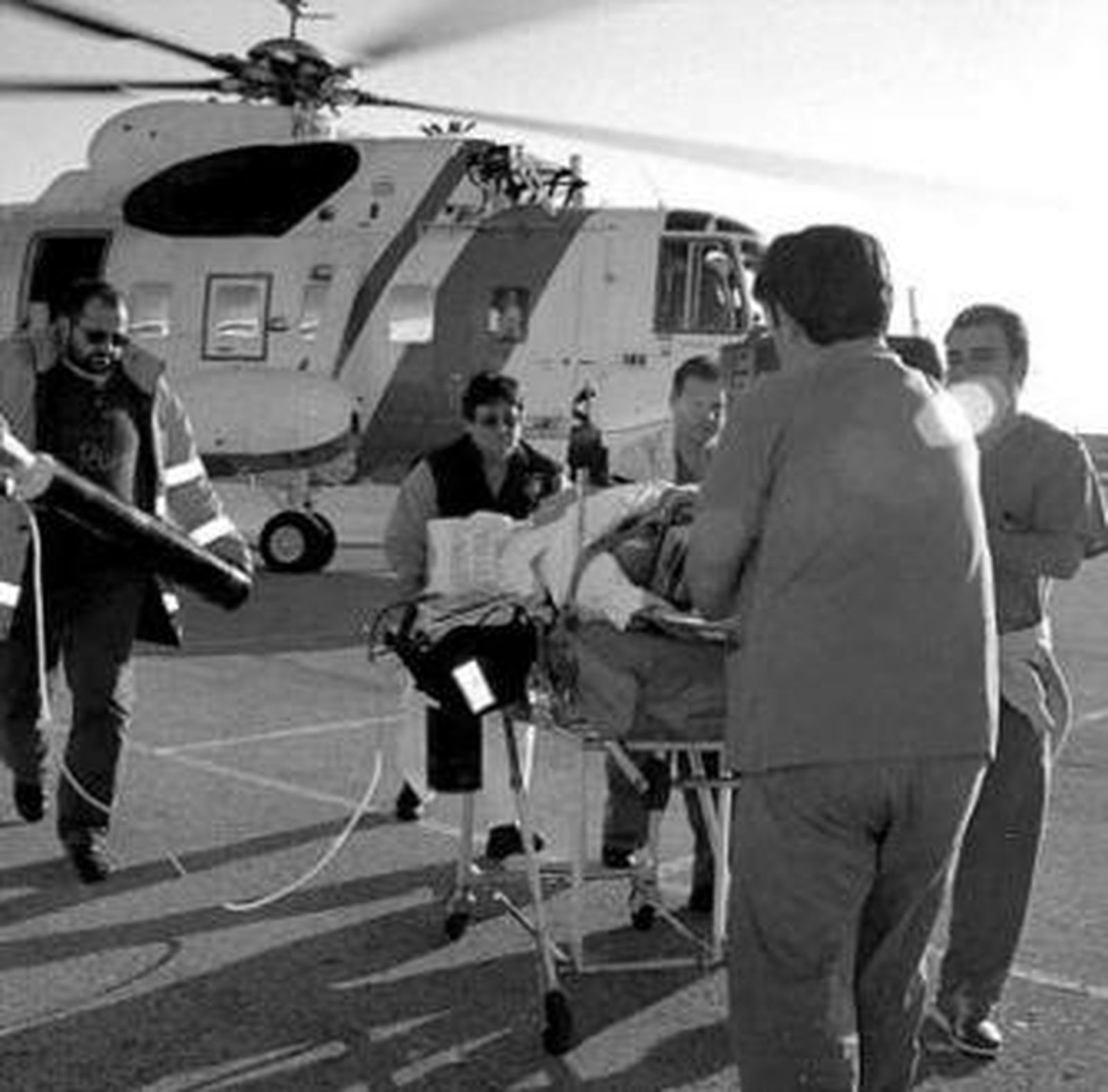 Traslado de un paciente en helicóptero con destino al Puerta del Mar.