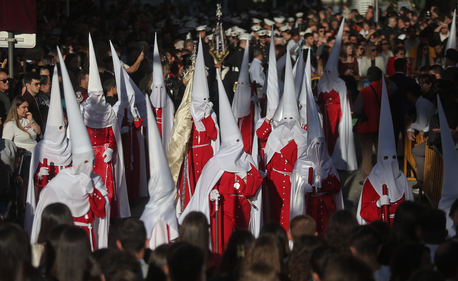 Fotos del Lunes Santo en Algeciras: Coronado de Espinas y La Columna