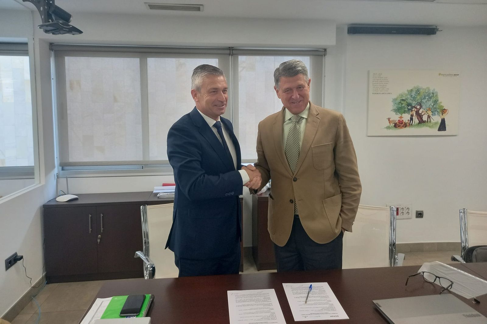 Rafael Sánchez de Puerta, director deneral de Dcoop, y Juan Nieto del Río, Fundador y Director General de Econatur.