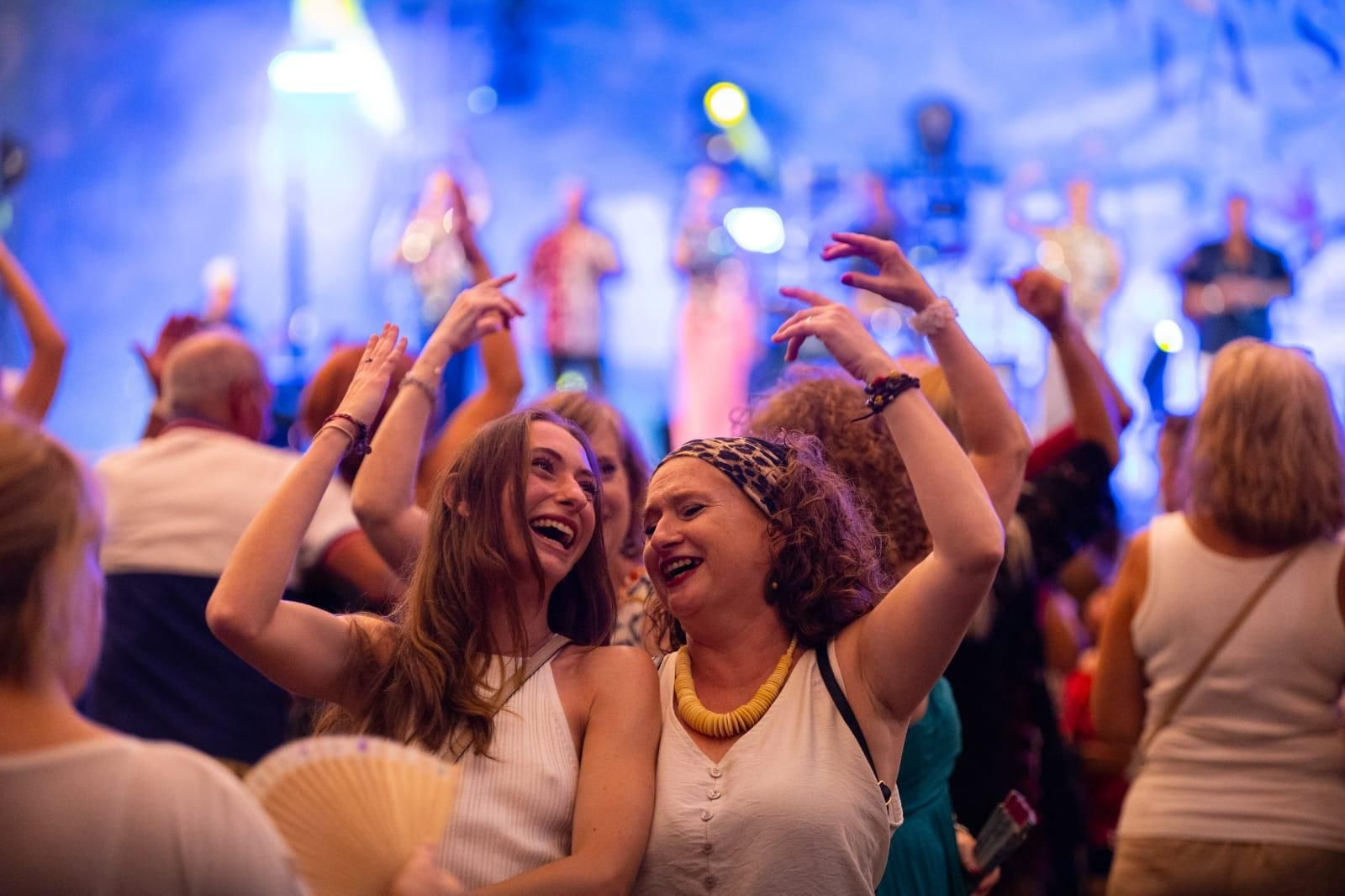 Las imágenes de la segunda noche de la Feria del Carmen y de la Sal 2025 en San Fernando