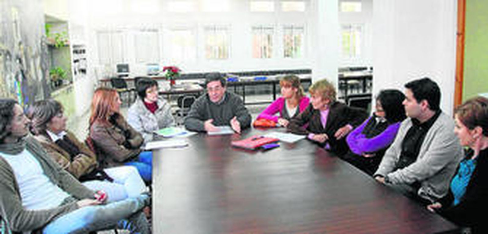 Reunión del equipo de docentes de la sección de bilingüe de francés del IES Cánovas del Castillo.