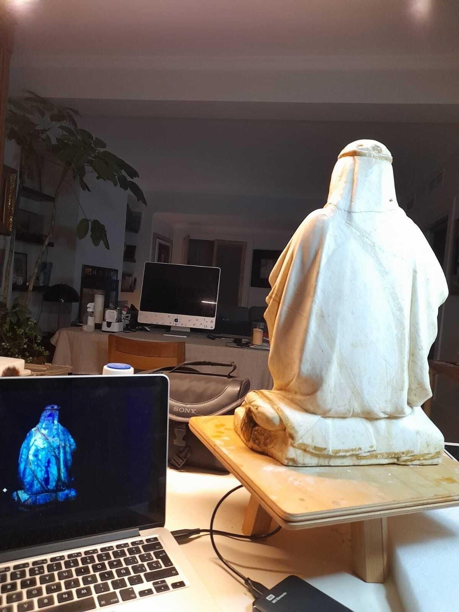 Otra imagen de parte del proceso de estudio de la pieza.