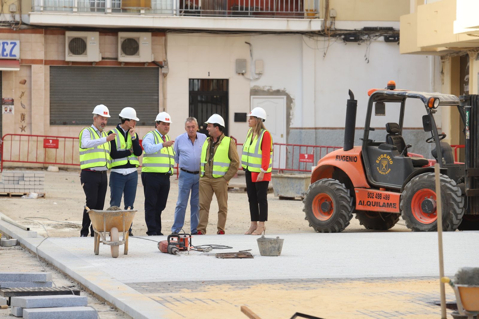 Las obras de peatonalización de la Plaza de Los Dolores, en imágenes