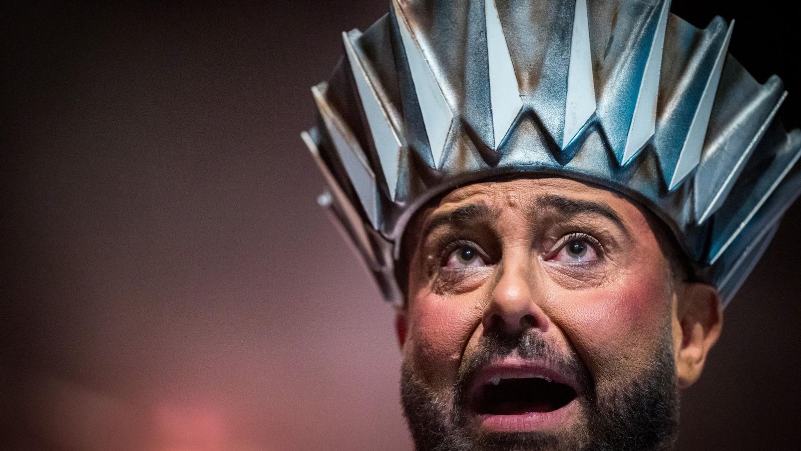 Búscate entre las mejores imágenes de la sexta sesión de cuartos de final del COAC 2025