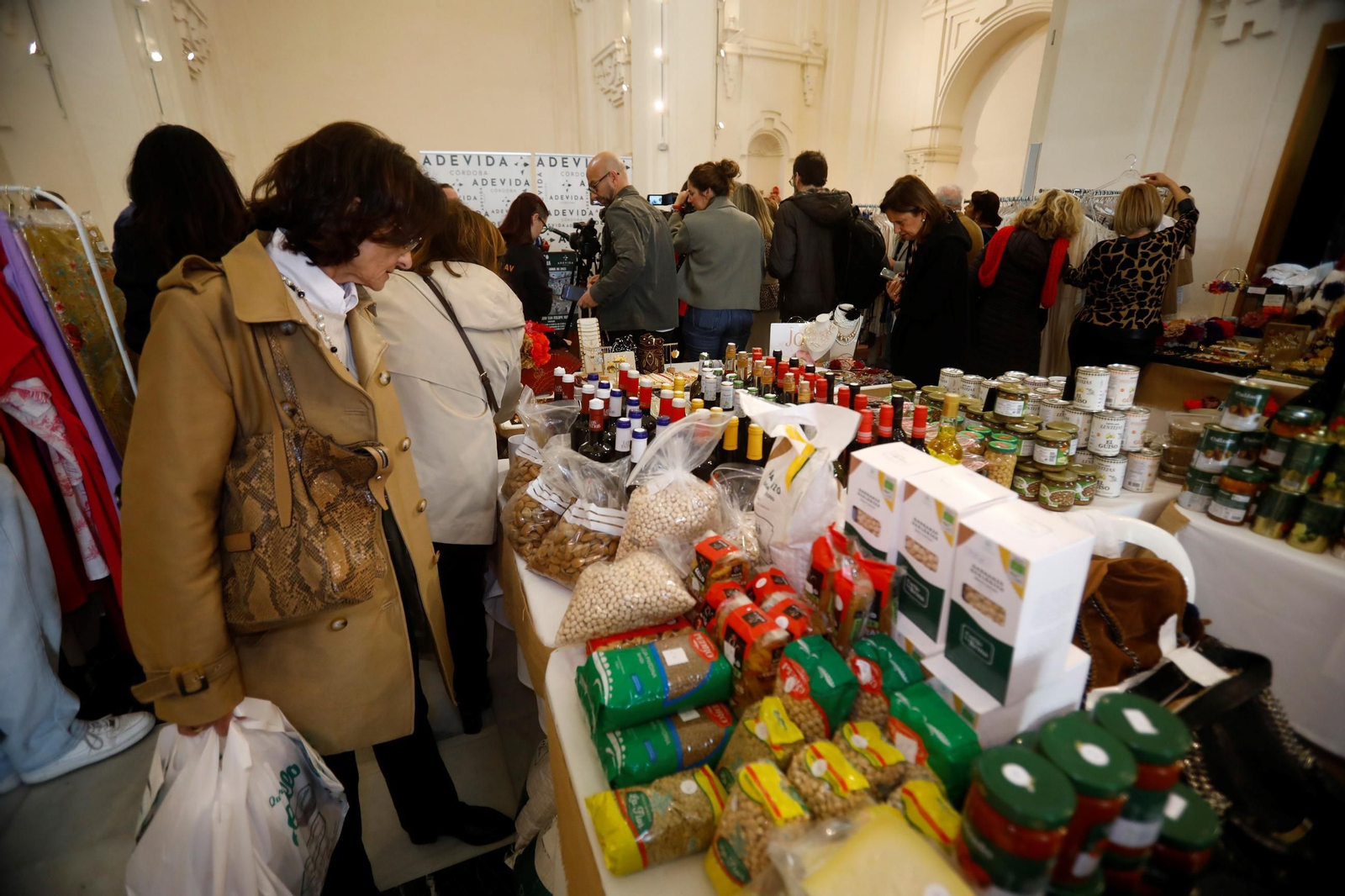 El Baratillo de Primavera de Adevida abre sus puertas, en imágenes