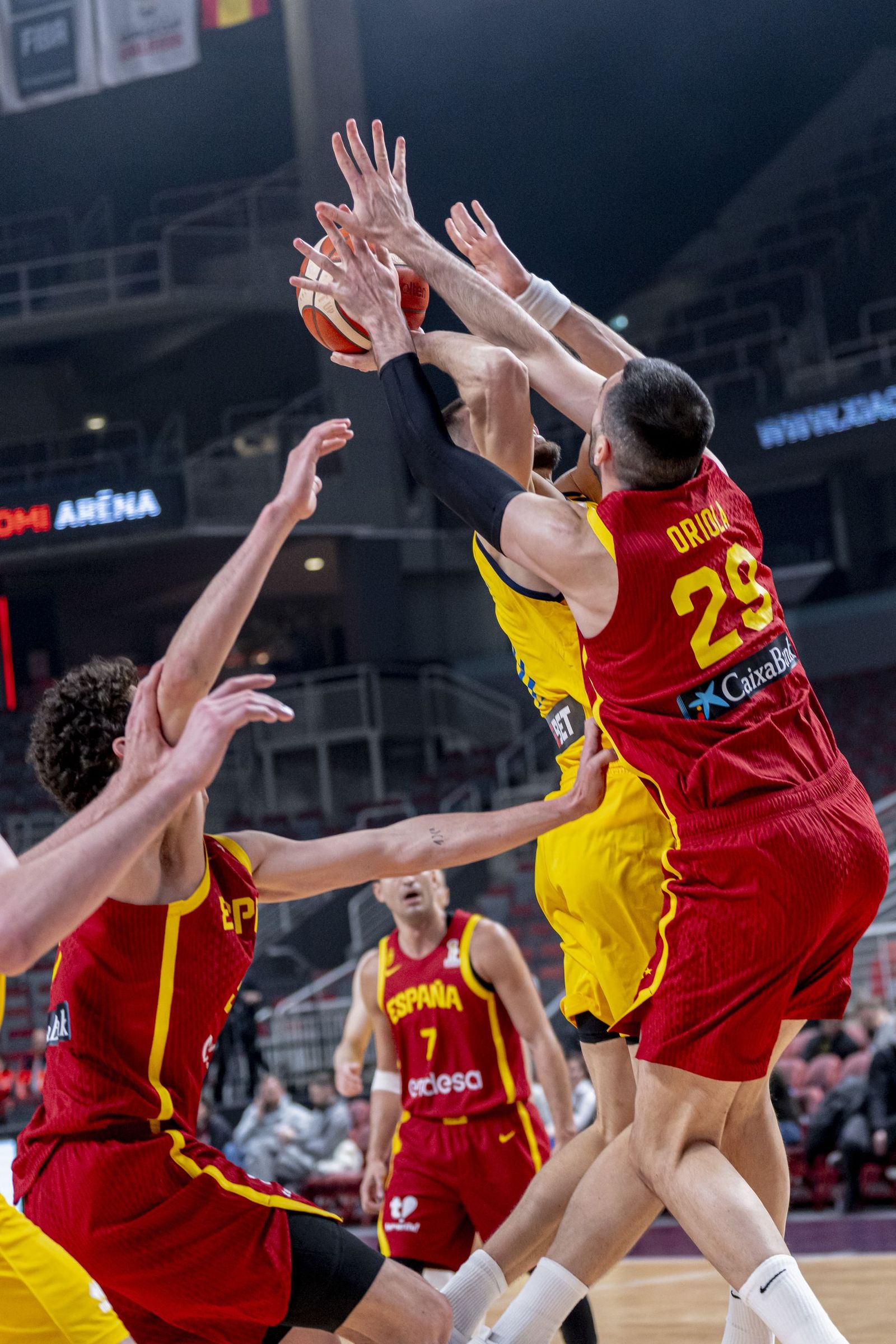 Las mejores fotos del Ucrania-España de baloncesto