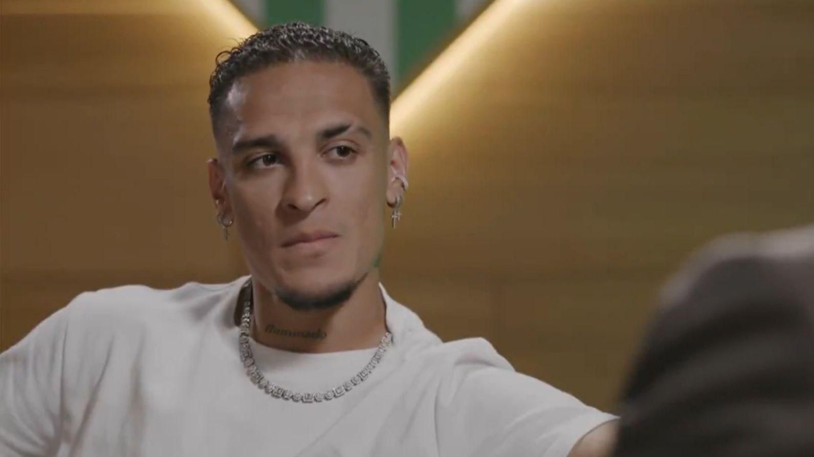 Antony durante la entrevista con Jorge Valdano