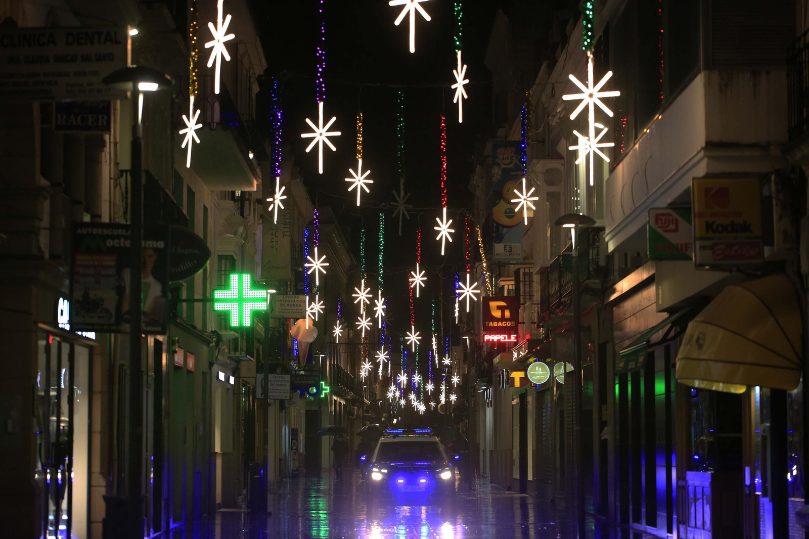 Alumbrado en Carrera Espinel.
