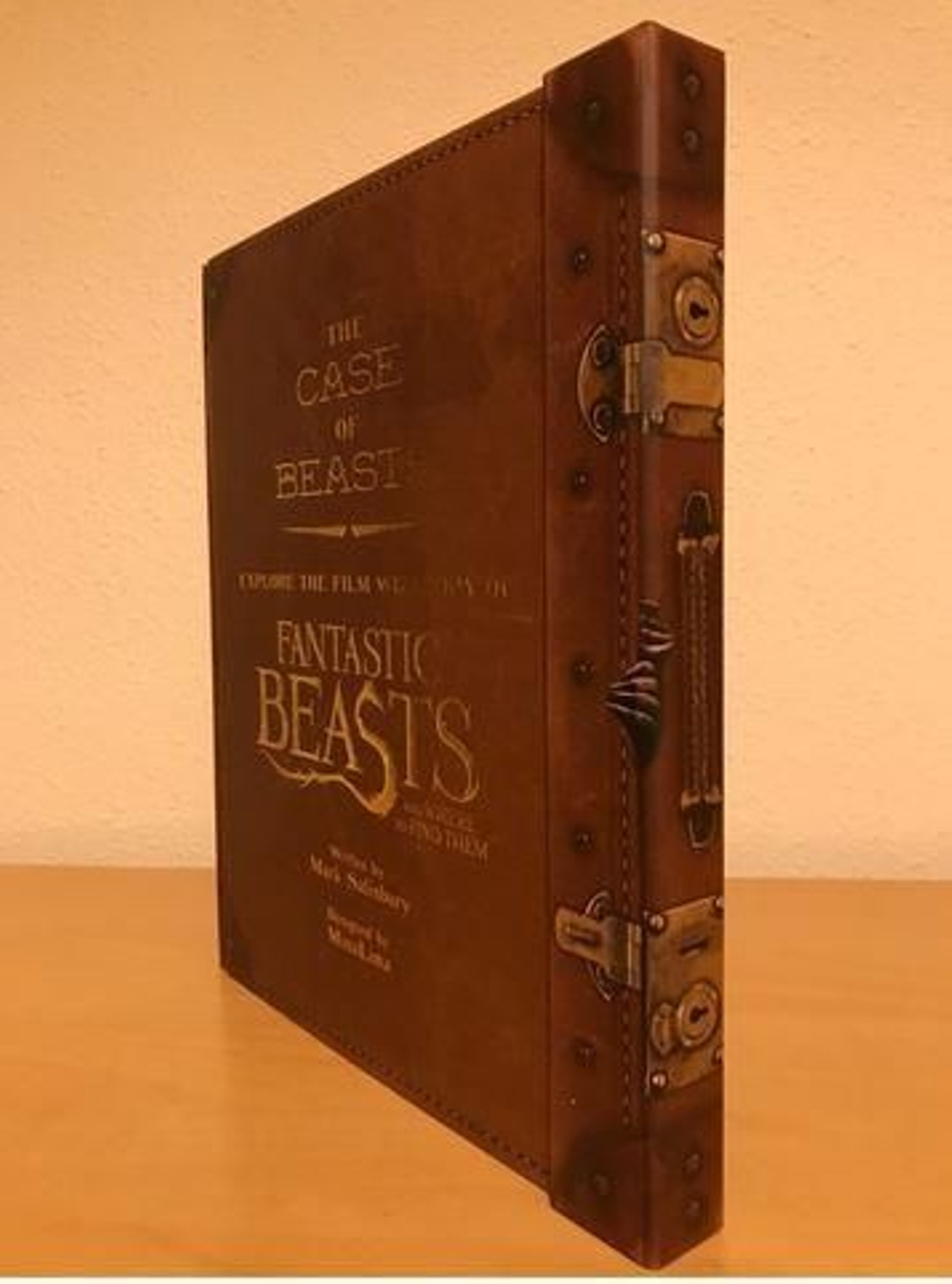 Libro-maleta de pasta dura de Harry Potter.