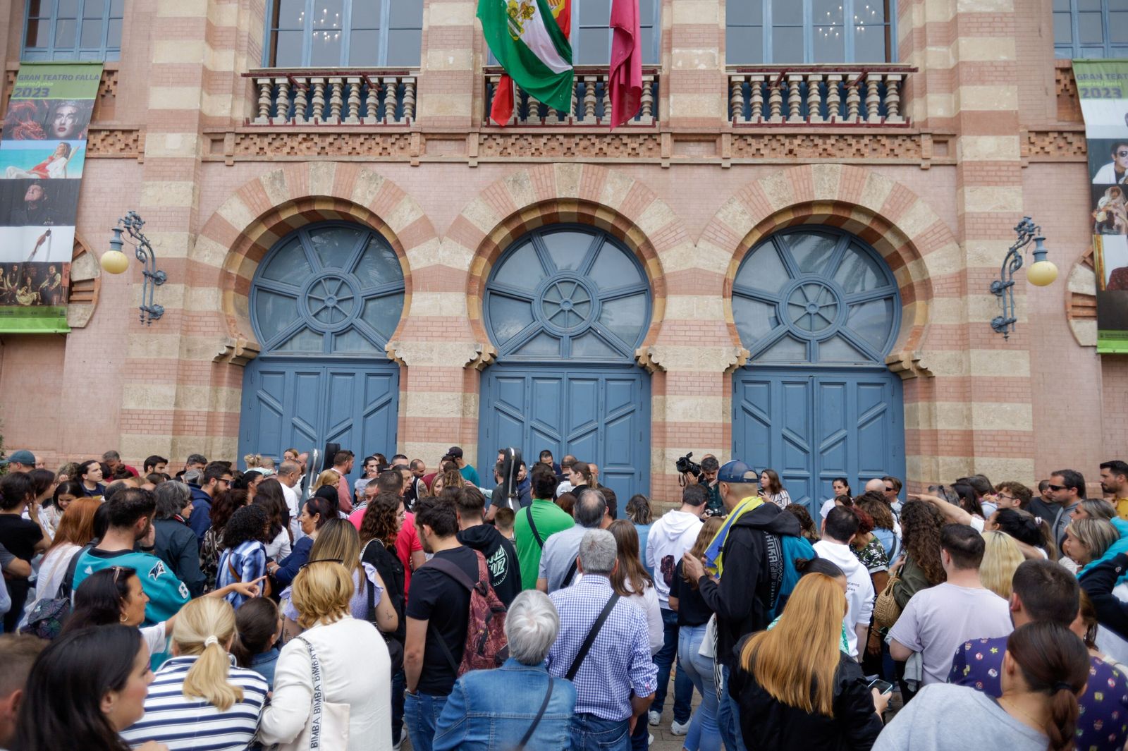 El emotivo recuerdo a Juan Carlos Aragón a las puertas del Teatro Falla en el cuarto aniversario de su muerte