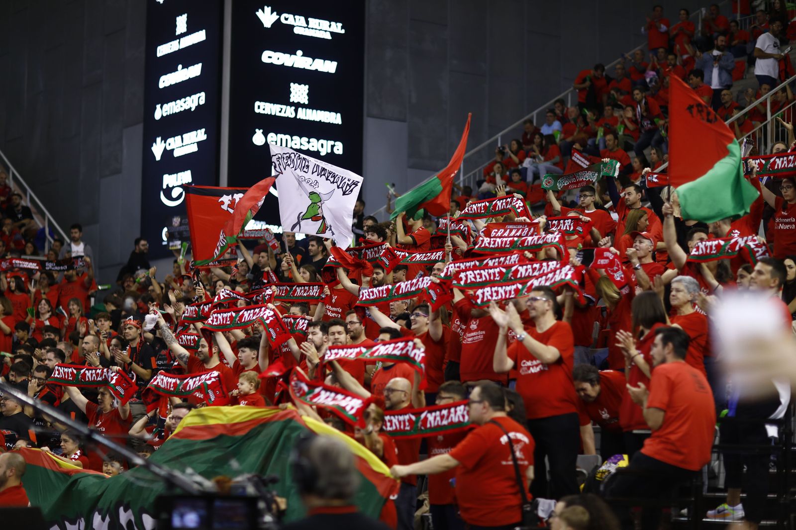 Encuéntrate en la grada en el Covirán Granada - Joventut Badalona
