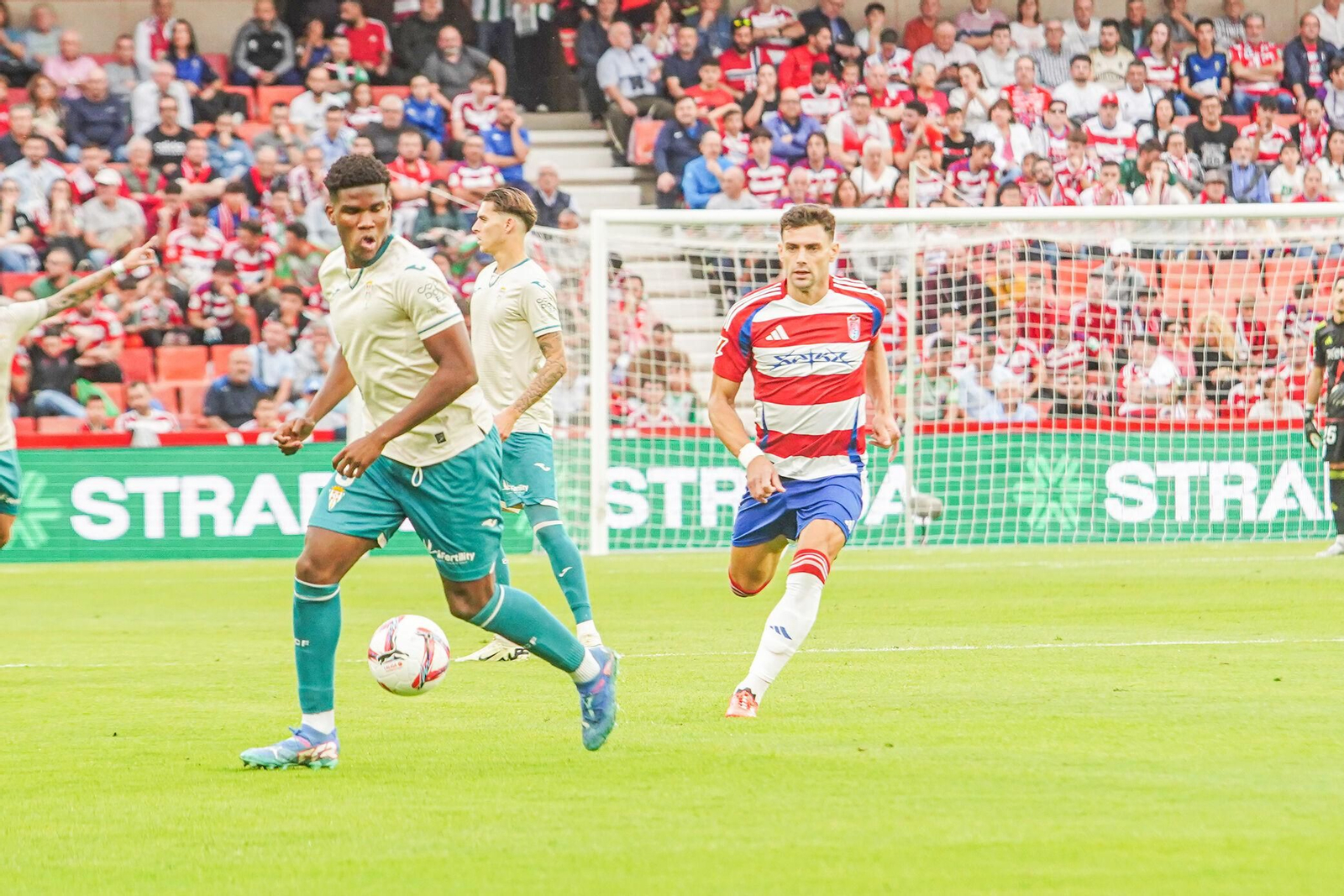 Las fotos del Granada - Córdoba CF en Los Cármenes