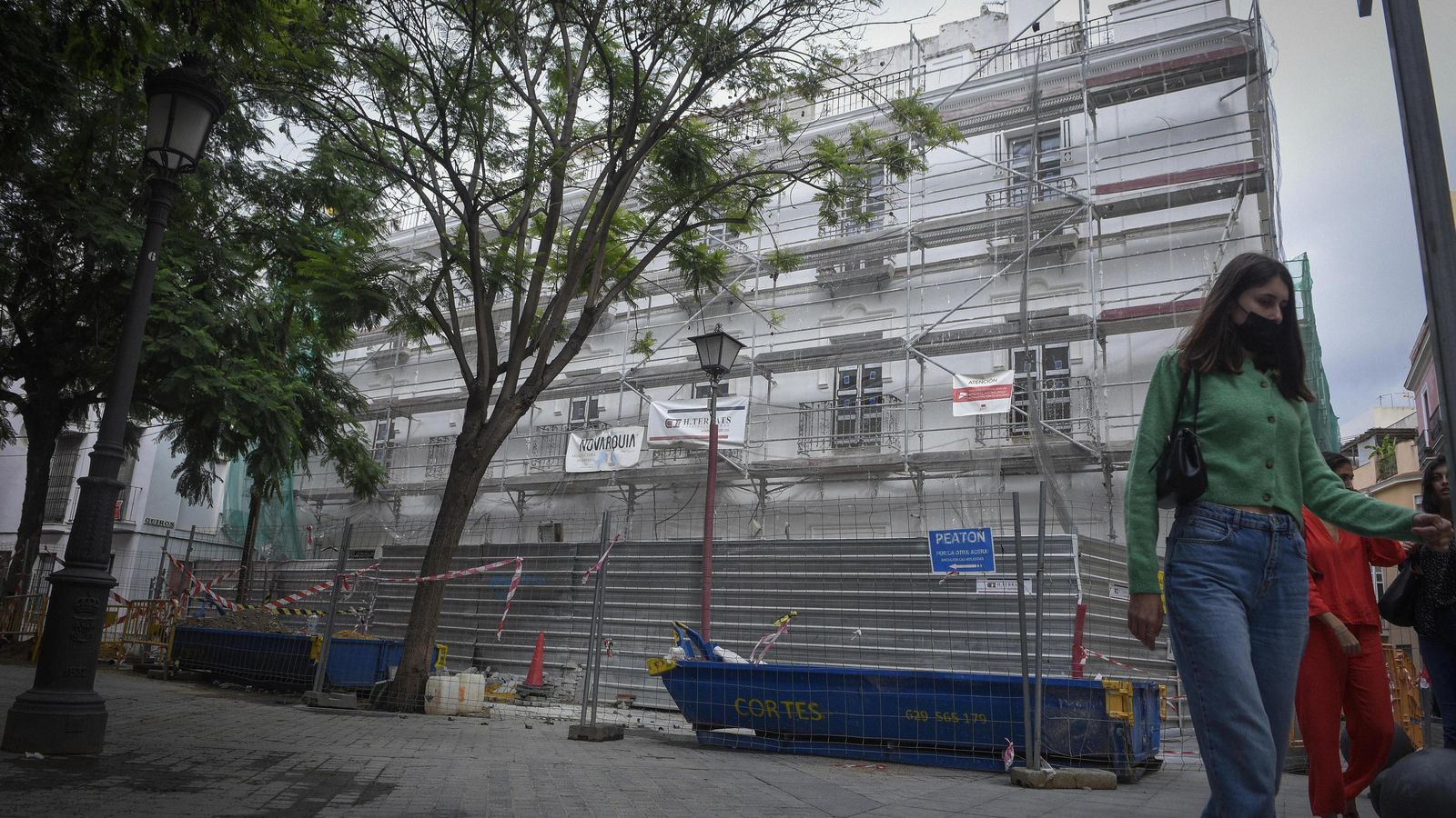 Hotel en obras en la Plaza de Molviedro.