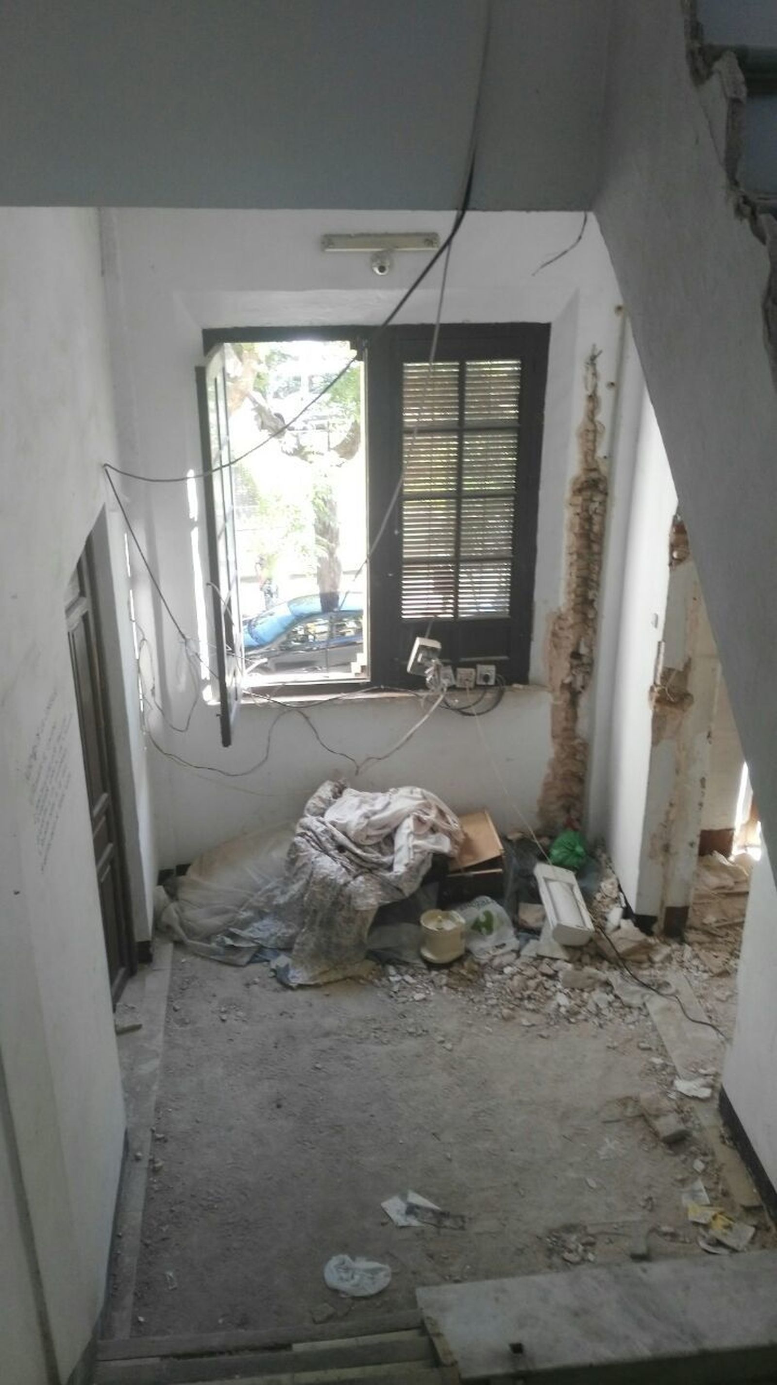 El estado del edificio desalojado en Fray Isidoro