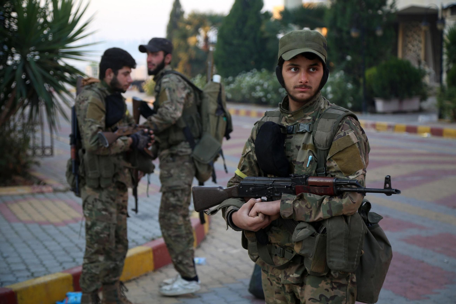 Las impactantes imágenes de los rebeldes sirios tomando Alepo